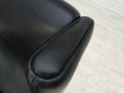 Model_110_Armchair_by_Illum_Wikkelsø_for_Søren_Willadsen,_Black_Leather_and_Teak,_Denmark,_1960s
