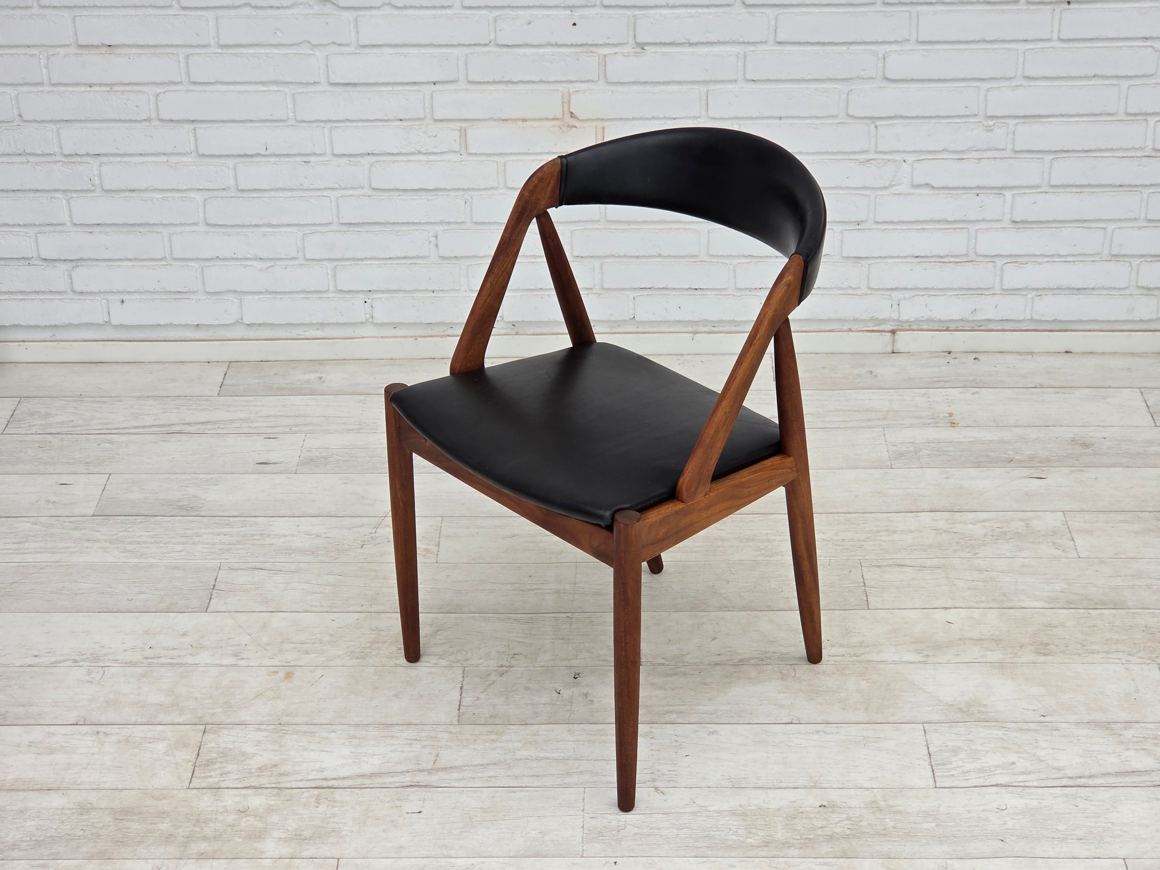 Set_of_4_Model_31_Armchairs_by_Kai_Kristiansen_in_Teak_and_Black_Leather,_Denmark,_1960s