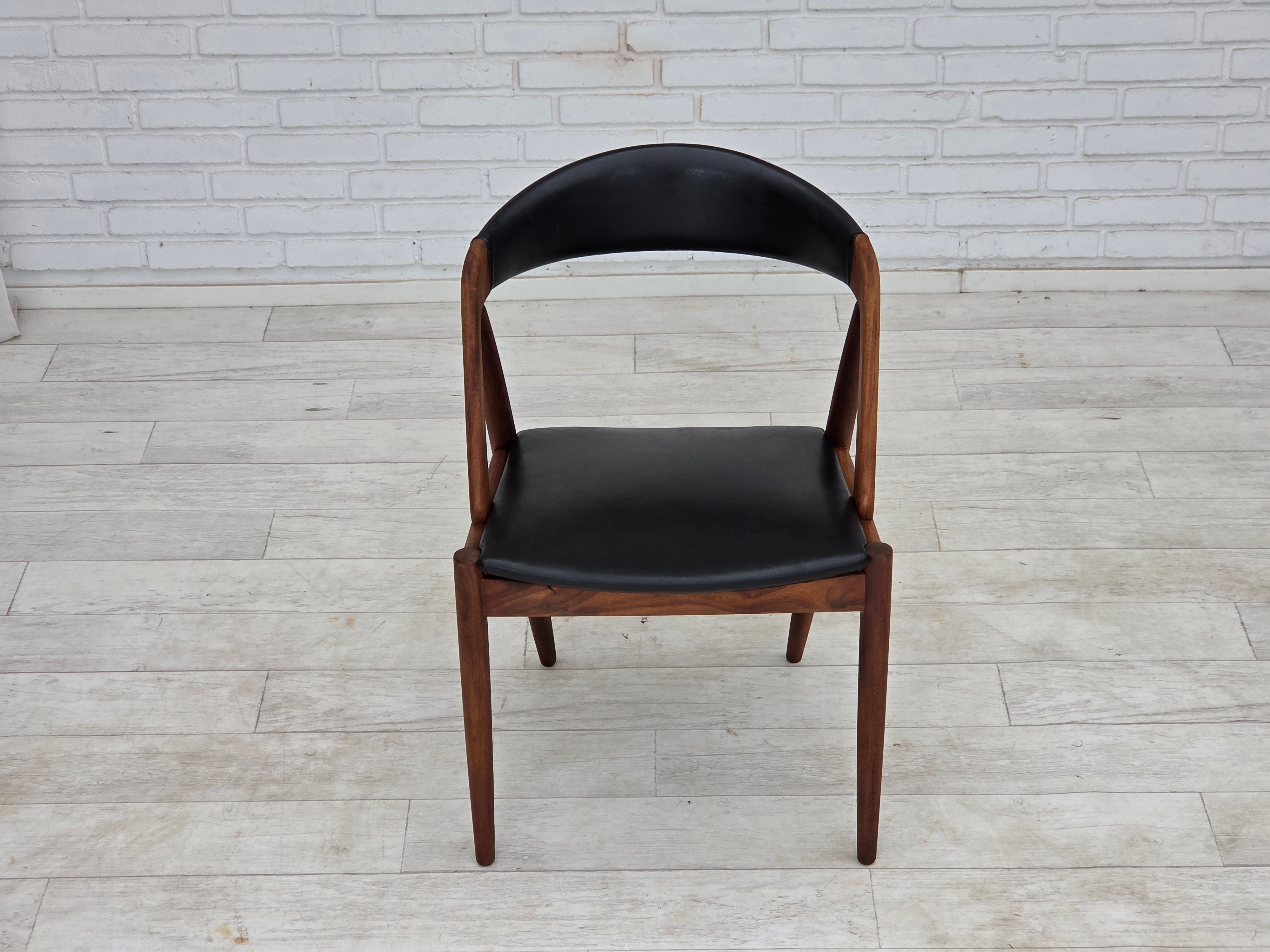Set_of_4_Model_31_Armchairs_by_Kai_Kristiansen_in_Teak_and_Black_Leather,_Denmark,_1960s