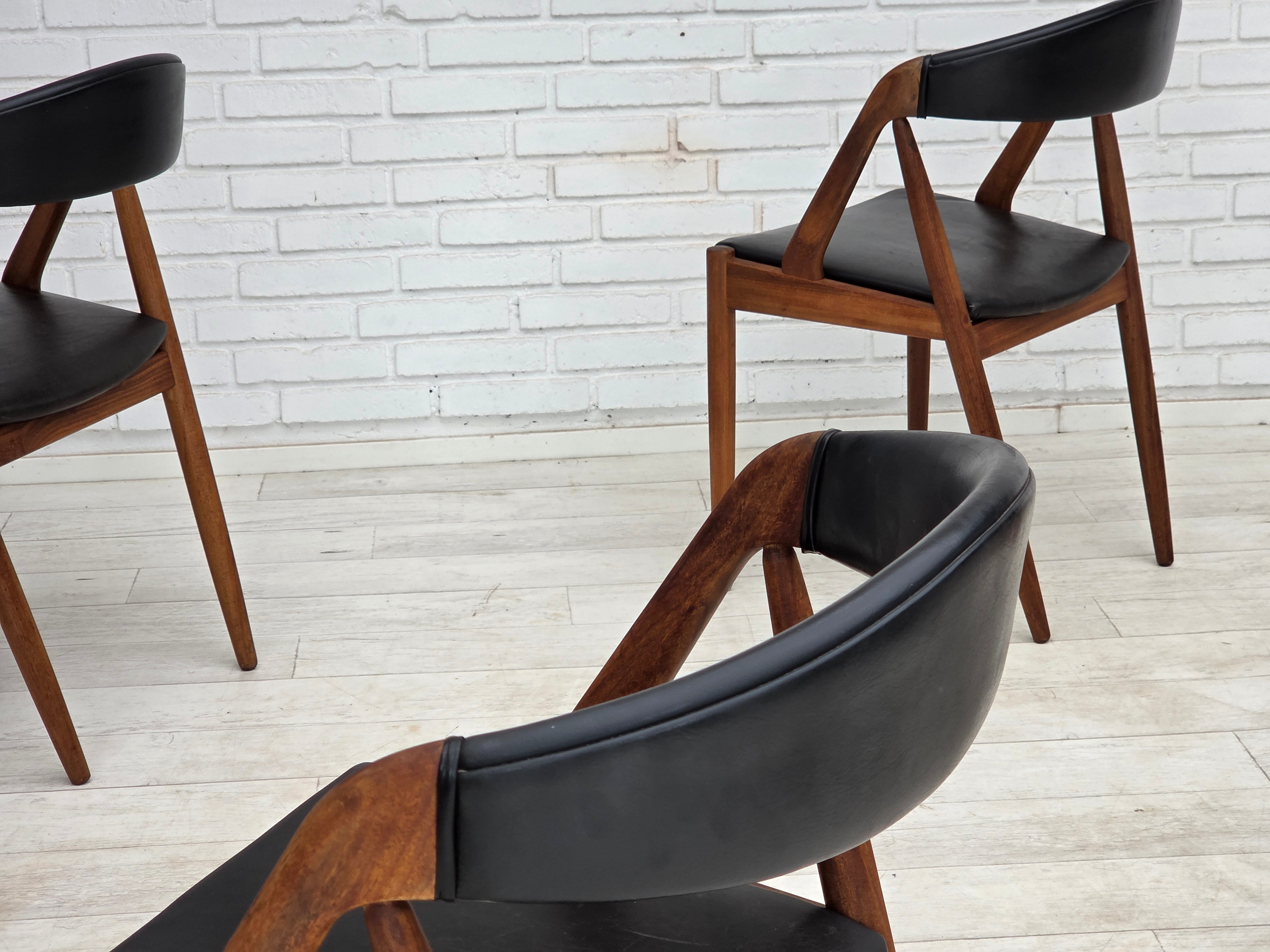 Set_of_4_Model_31_Armchairs_by_Kai_Kristiansen_in_Teak_and_Black_Leather,_Denmark,_1960s