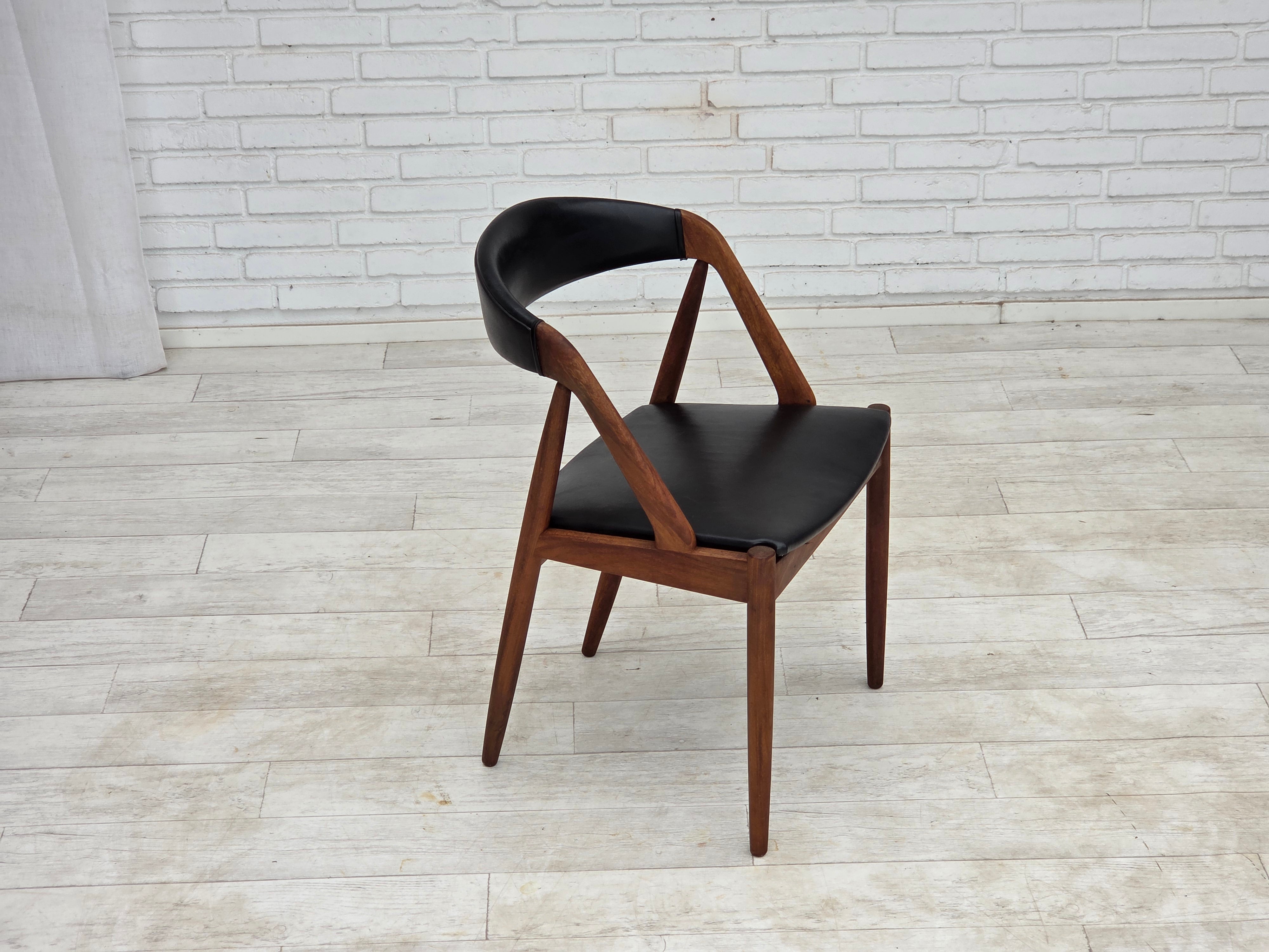 Set_of_4_Model_31_Armchairs_by_Kai_Kristiansen_in_Teak_and_Black_Leather,_Denmark,_1960s