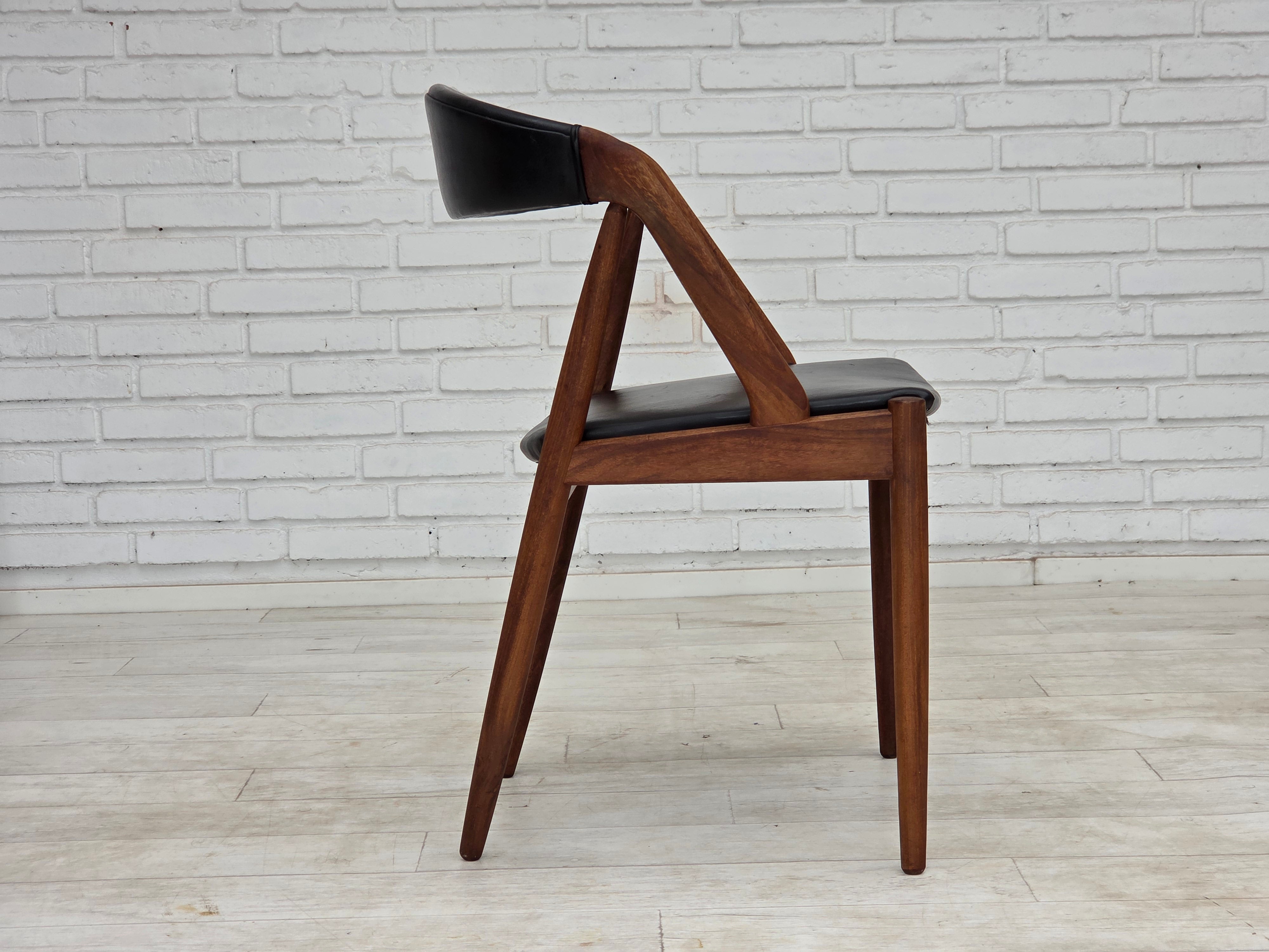 Set_of_4_Model_31_Armchairs_by_Kai_Kristiansen_in_Teak_and_Black_Leather,_Denmark,_1960s