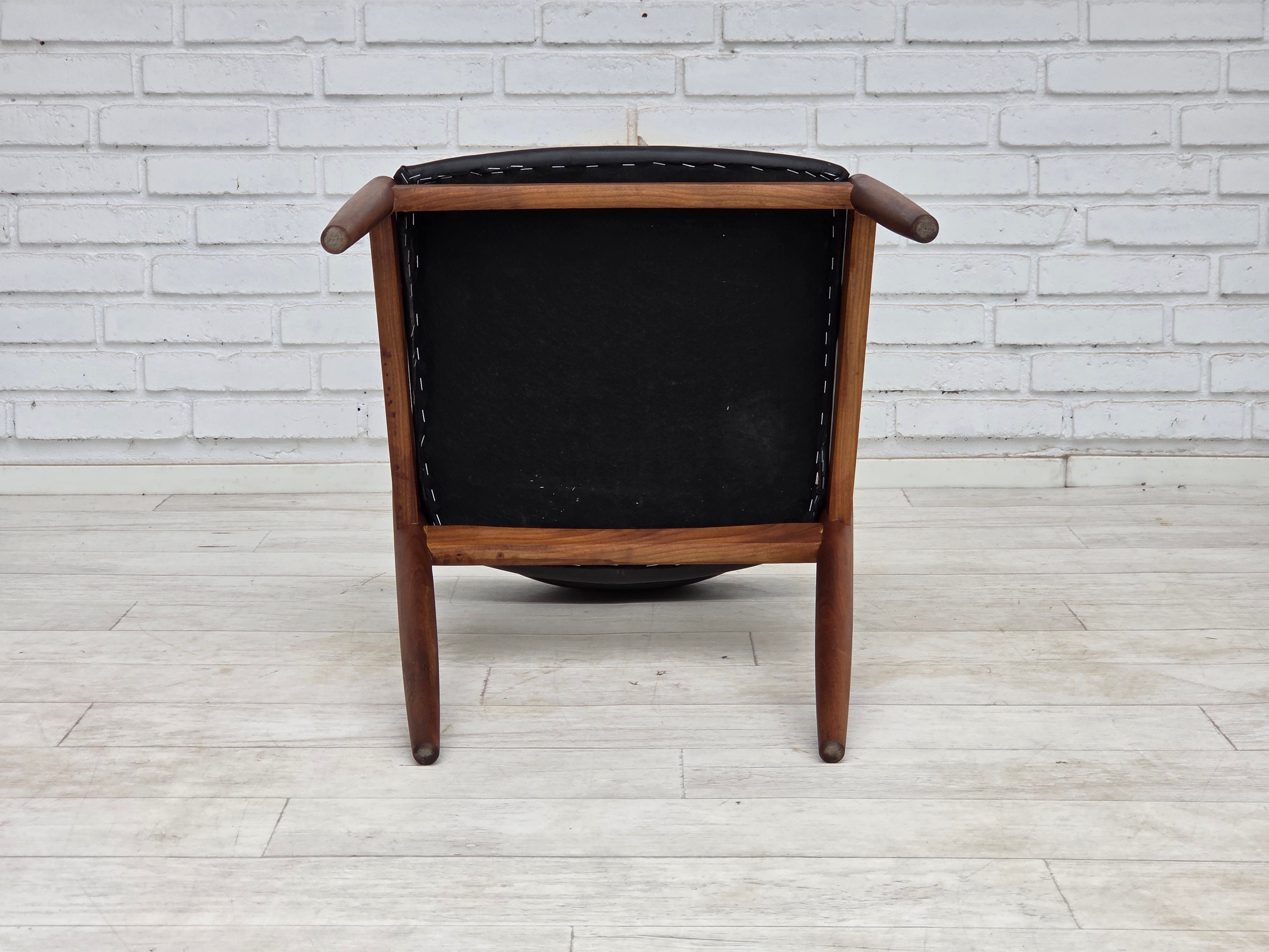 Set_of_4_Model_31_Armchairs_by_Kai_Kristiansen_in_Teak_and_Black_Leather,_Denmark,_1960s