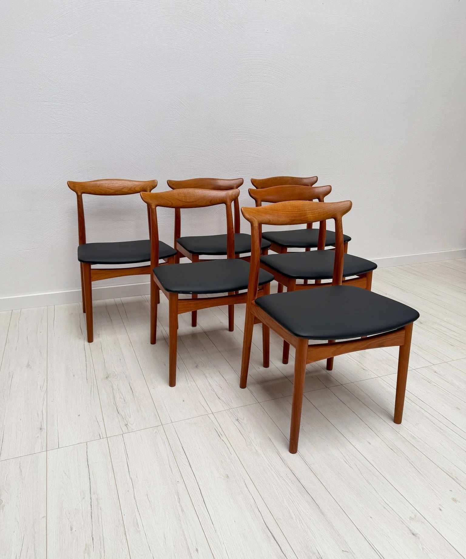 Set_of_6_Model_112_Teak_Dining_Chairs_by_Erik_Wørts_for_Vamo_Sønderborg,_Black_Vegan_Leather,_Denmark,_1960s