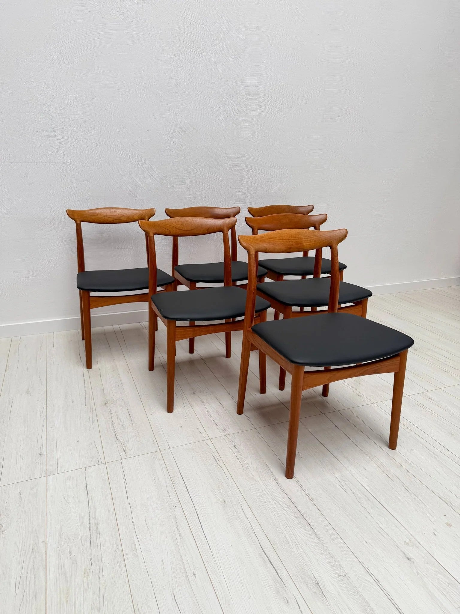 Set_of_6_Model_112_Teak_Dining_Chairs_by_Erik_Wørts_for_Vamo_Sønderborg,_Black_Vegan_Leather,_Denmark,_1960s