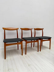Set_of_6_Model_112_Teak_Dining_Chairs_by_Erik_Wørts_for_Vamo_Sønderborg,_Black_Vegan_Leather,_Denmark,_1960s