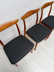 Set_of_6_Model_112_Teak_Dining_Chairs_by_Erik_Wørts_for_Vamo_Sønderborg,_Black_Vegan_Leather,_Denmark,_1960s
