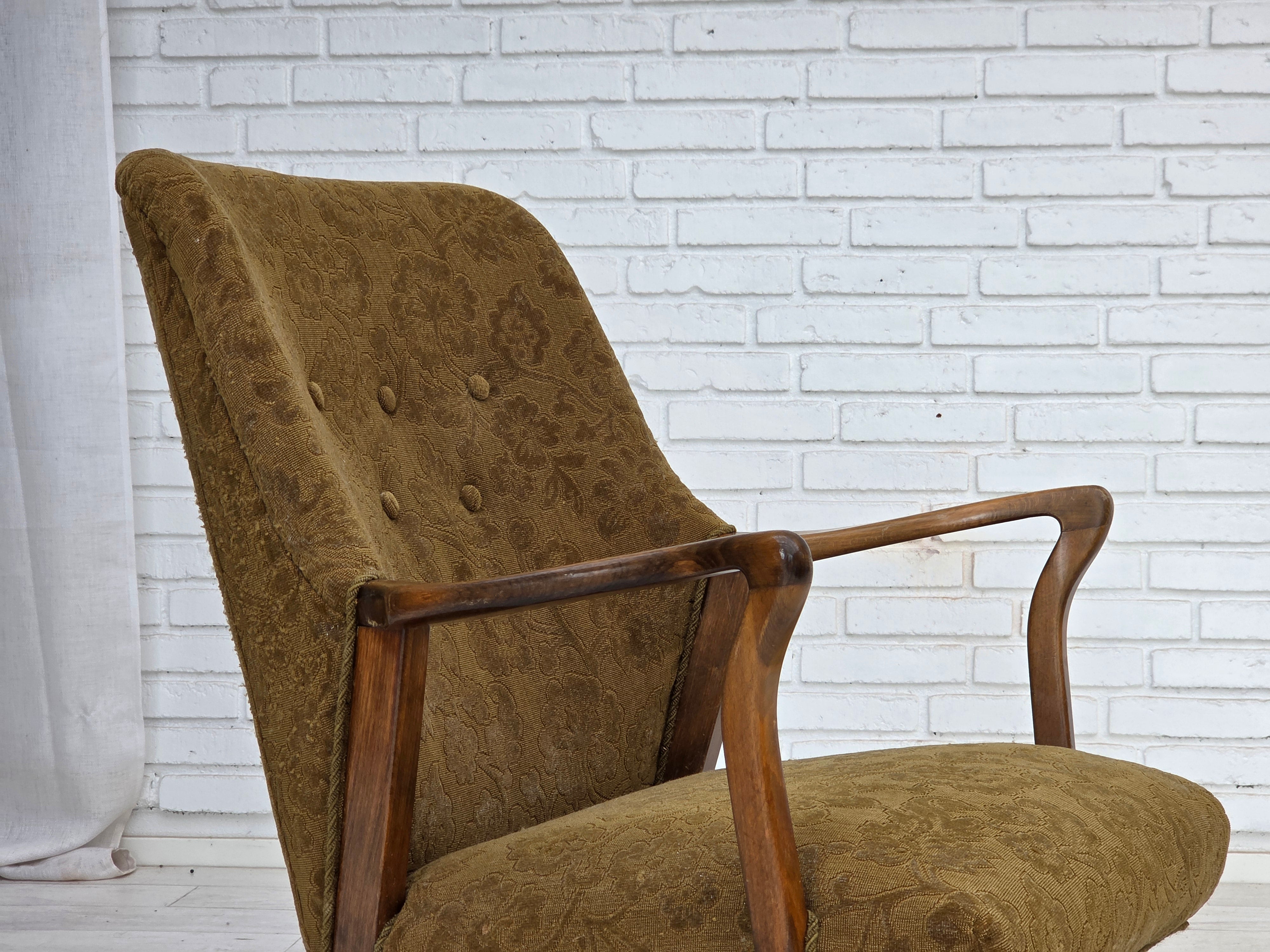 Scandinavian_Armchair_in_Green_Wool_and_Beech_Wood,_Denmark_or_Sweden,_1960s