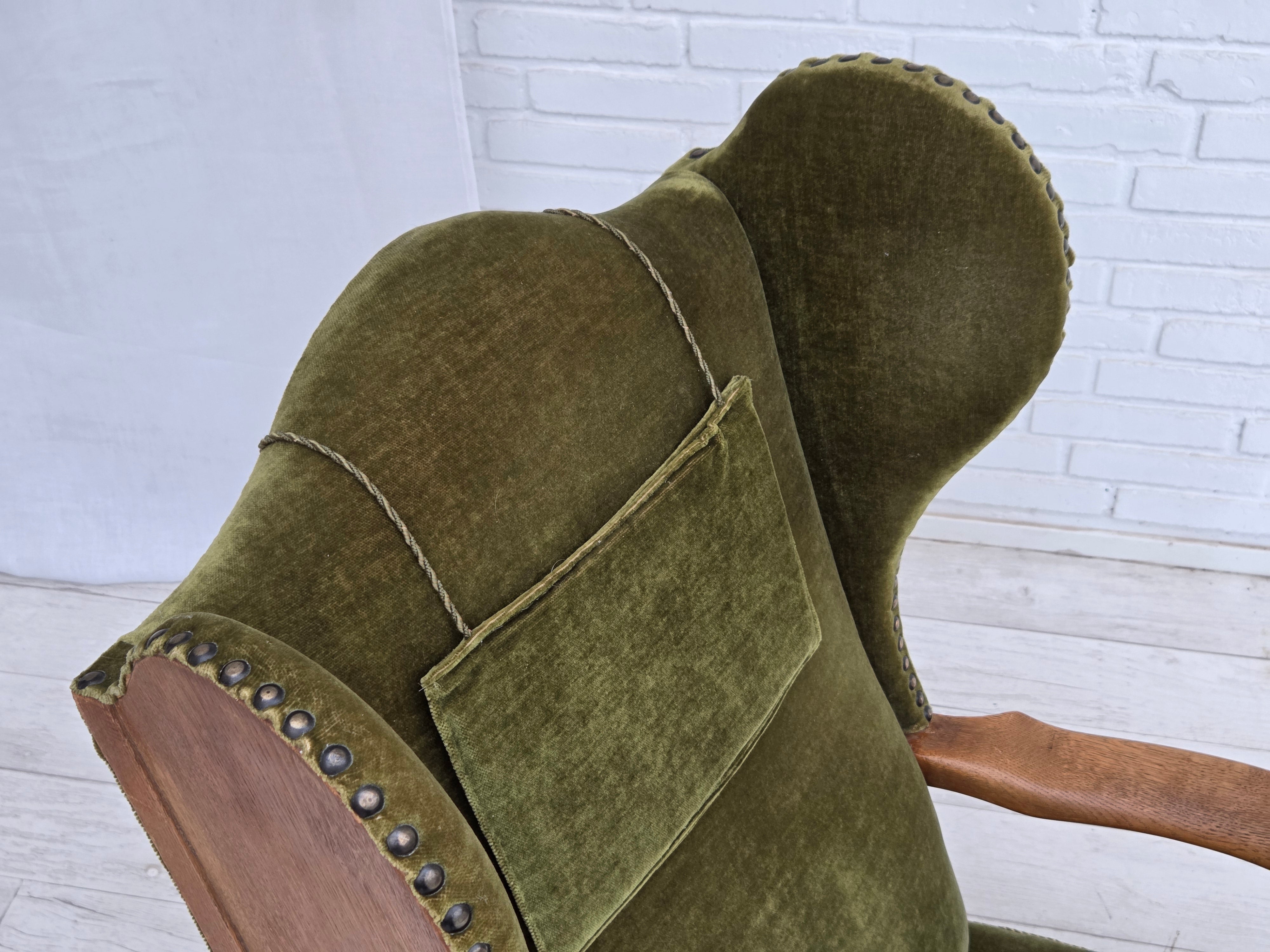 Danish_Highback_Wingback_Armchair_in_Green_Velour_and_Oak,_Denmark,_1960s