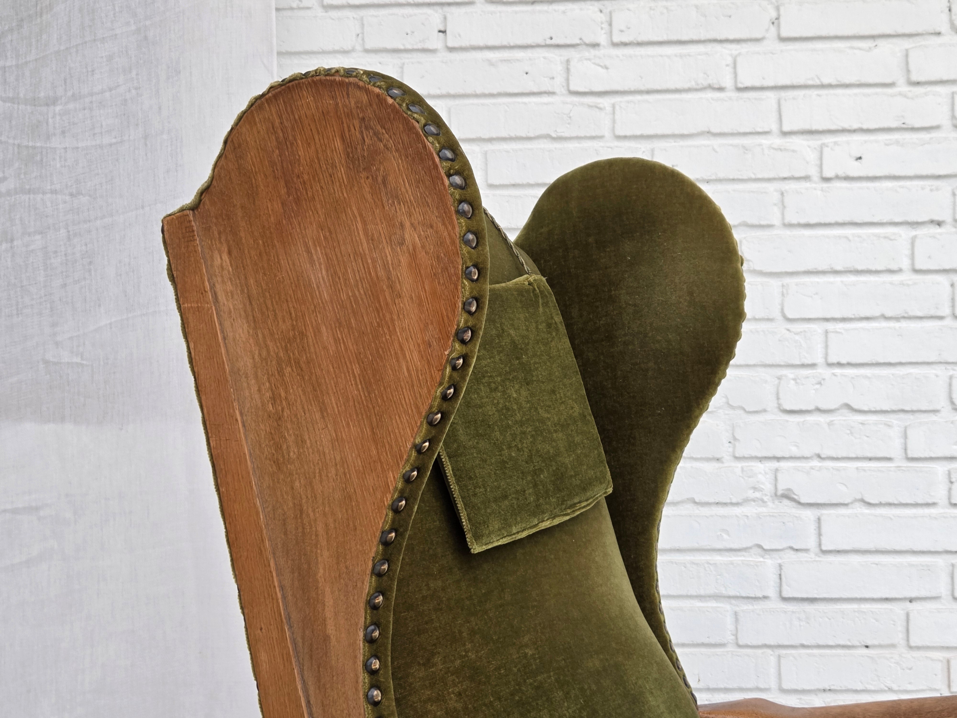 Danish_Highback_Wingback_Armchair_in_Green_Velour_and_Oak,_Denmark,_1960s