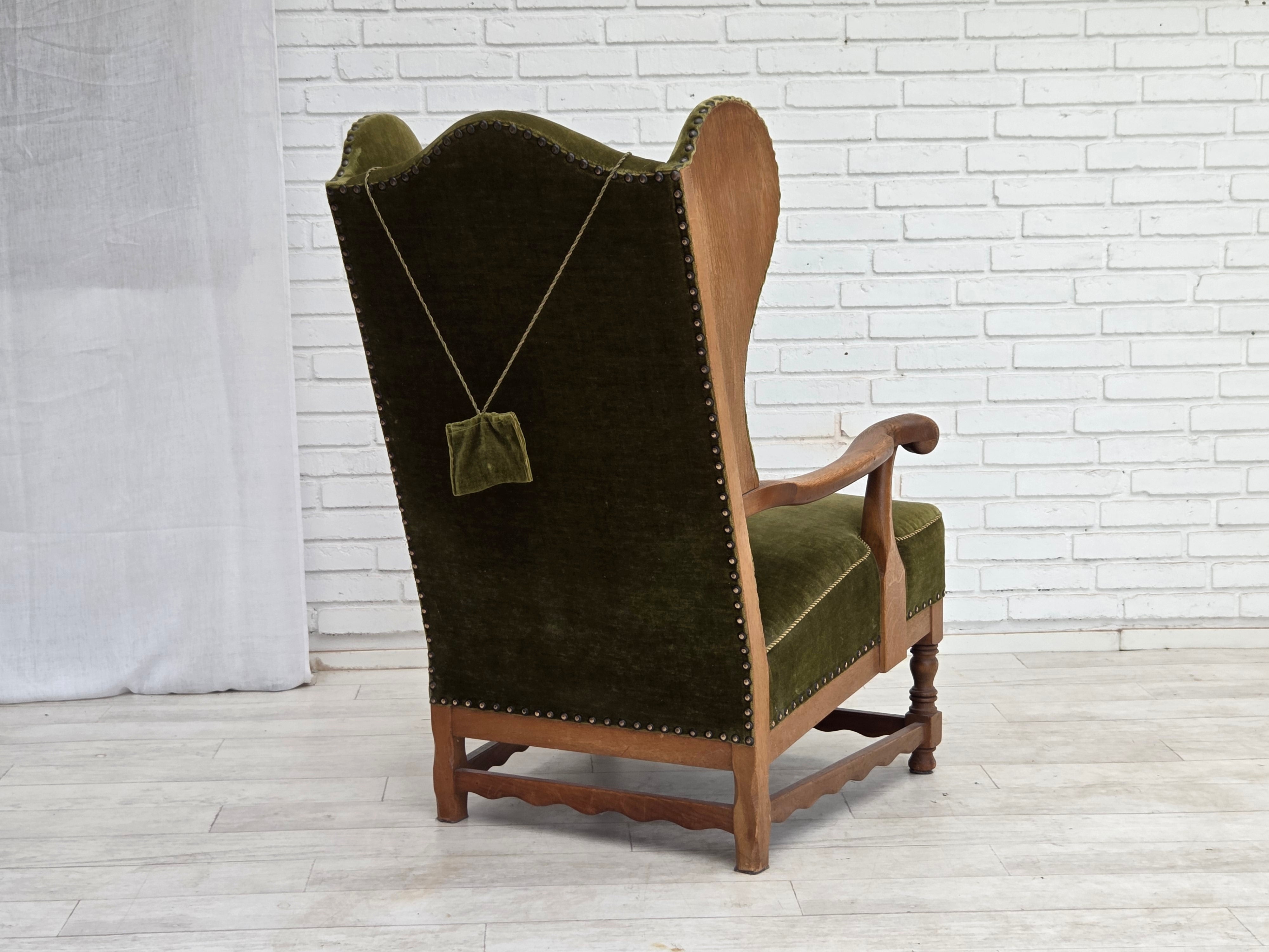 Danish_Highback_Wingback_Armchair_in_Green_Velour_and_Oak,_Denmark,_1960s