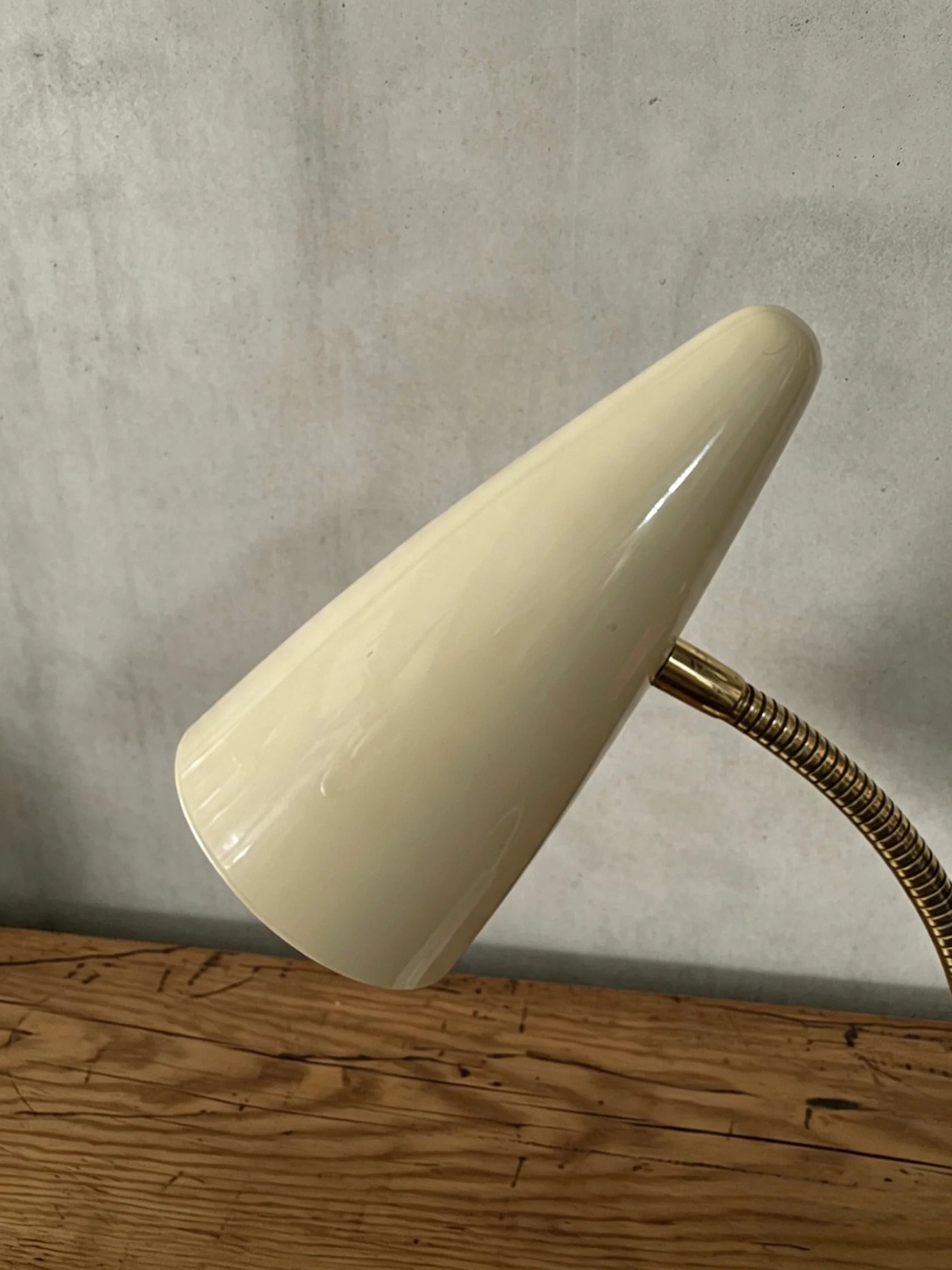 German_Gooseneck_Table_Lamp_in_Bakelite_and_Brass,_Germany,_1960s
