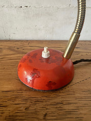 Gooseneck_Table_Lamp_by_Stilnovo,_Red_Enamel_and_Brass,_Italy,_1960s