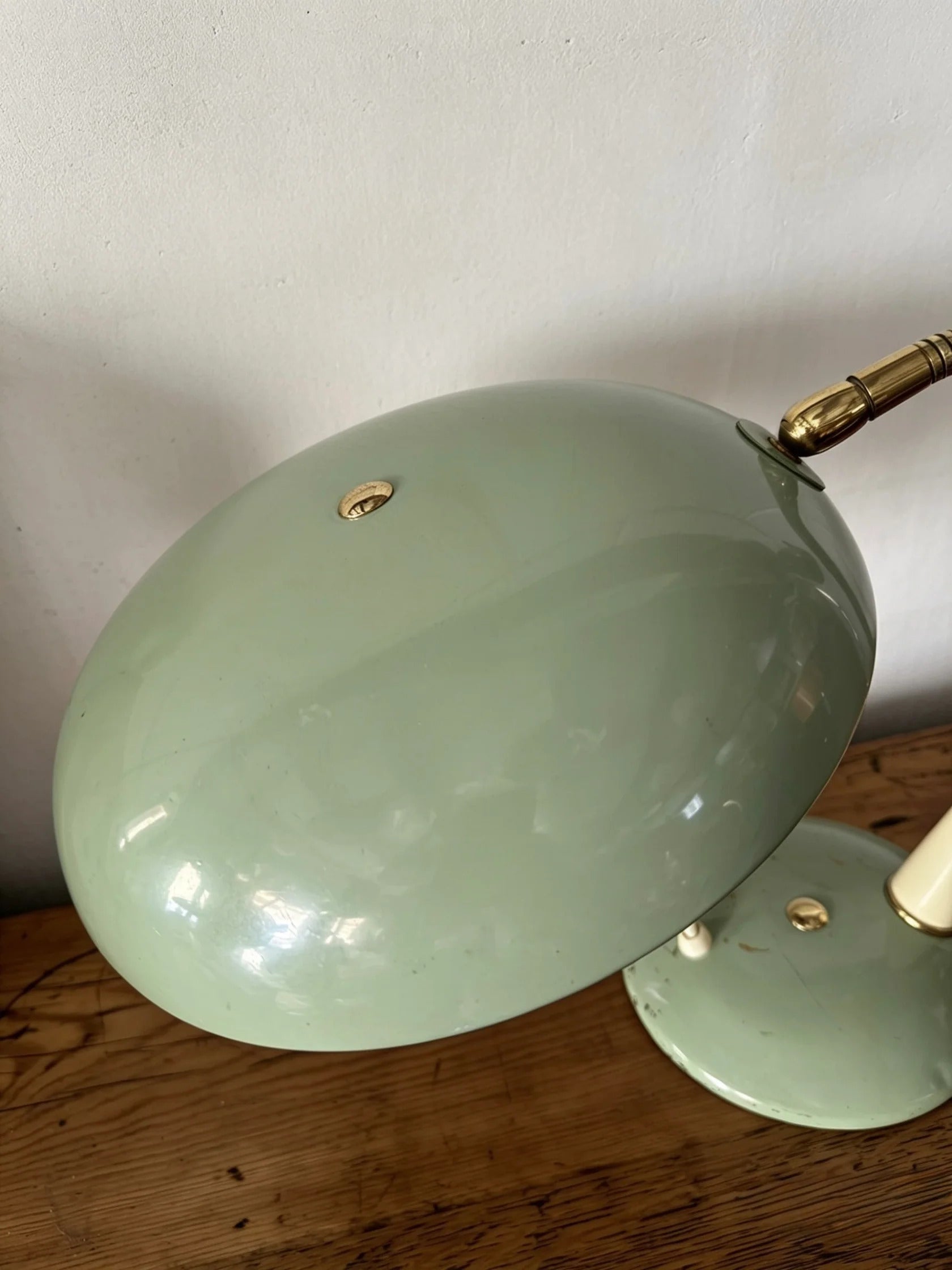Italian_Gooseneck_Table_Lamp_in_Mint_Green_Enamel_and_Brass,_Italy,_1960s