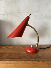 Gooseneck_Table_Lamp_by_Stilnovo,_Red_Enamel_and_Brass,_Italy,_1960s