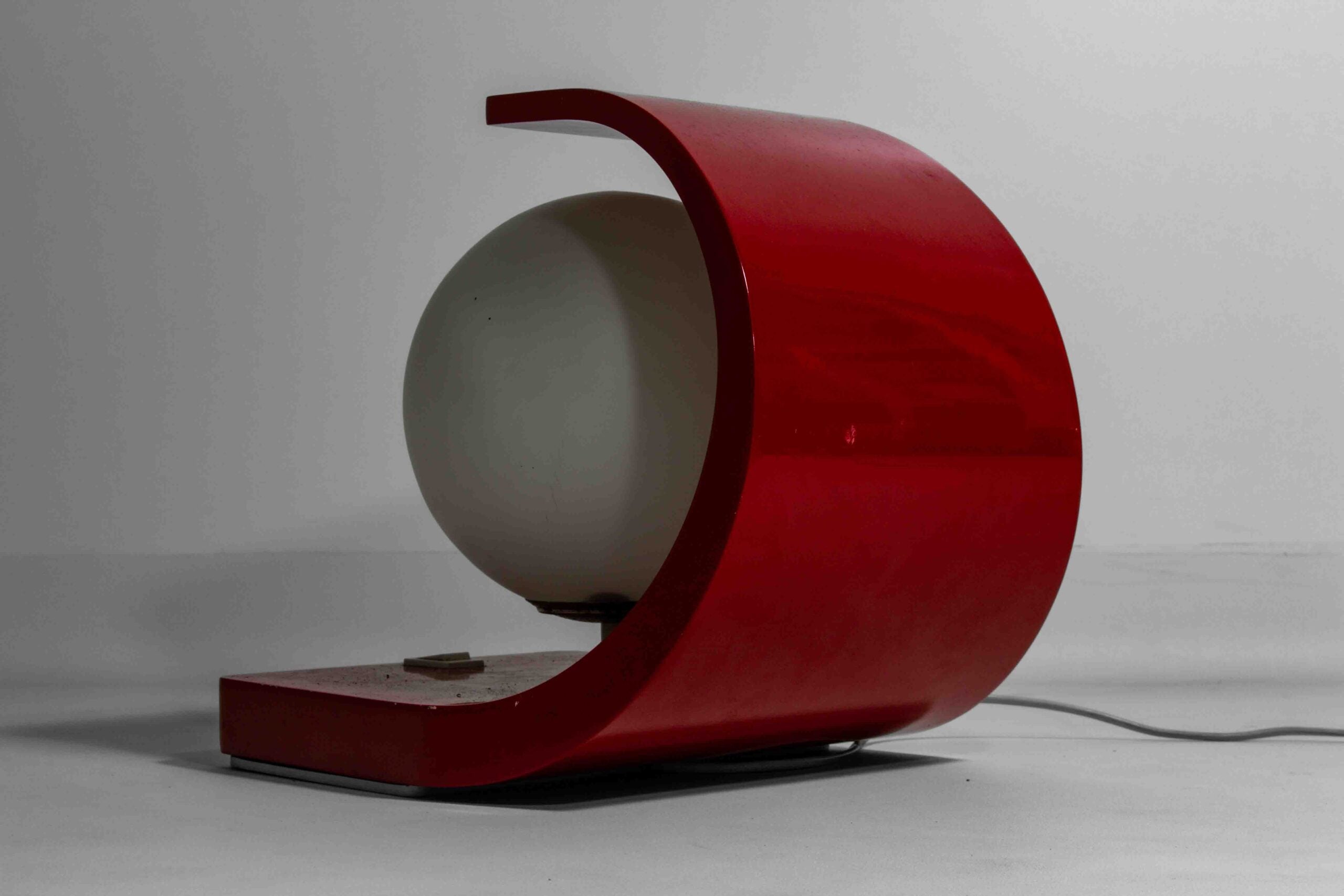 1960s_Space_Age_Orb_Lamp,_Red_&_White_Futuristic_Lighting