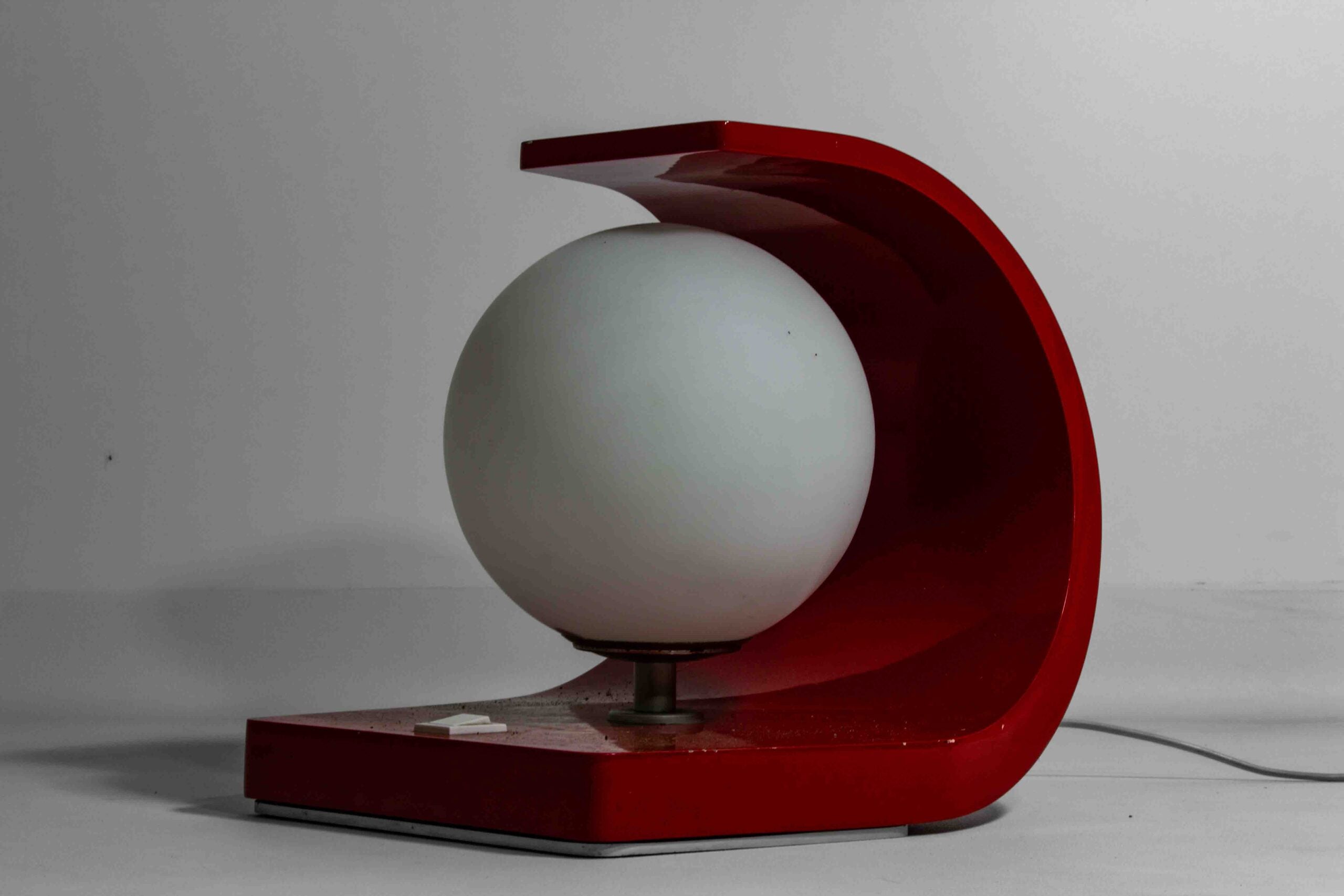 1960s_Space_Age_Orb_Lamp,_Red_&_White_Futuristic_Lighting