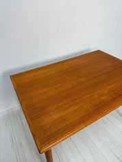 Vintage_Extendable_Teak_Dining_Table_with_Two_Pull-Out_Leaves,_Mid-Century_Modern,_1960s