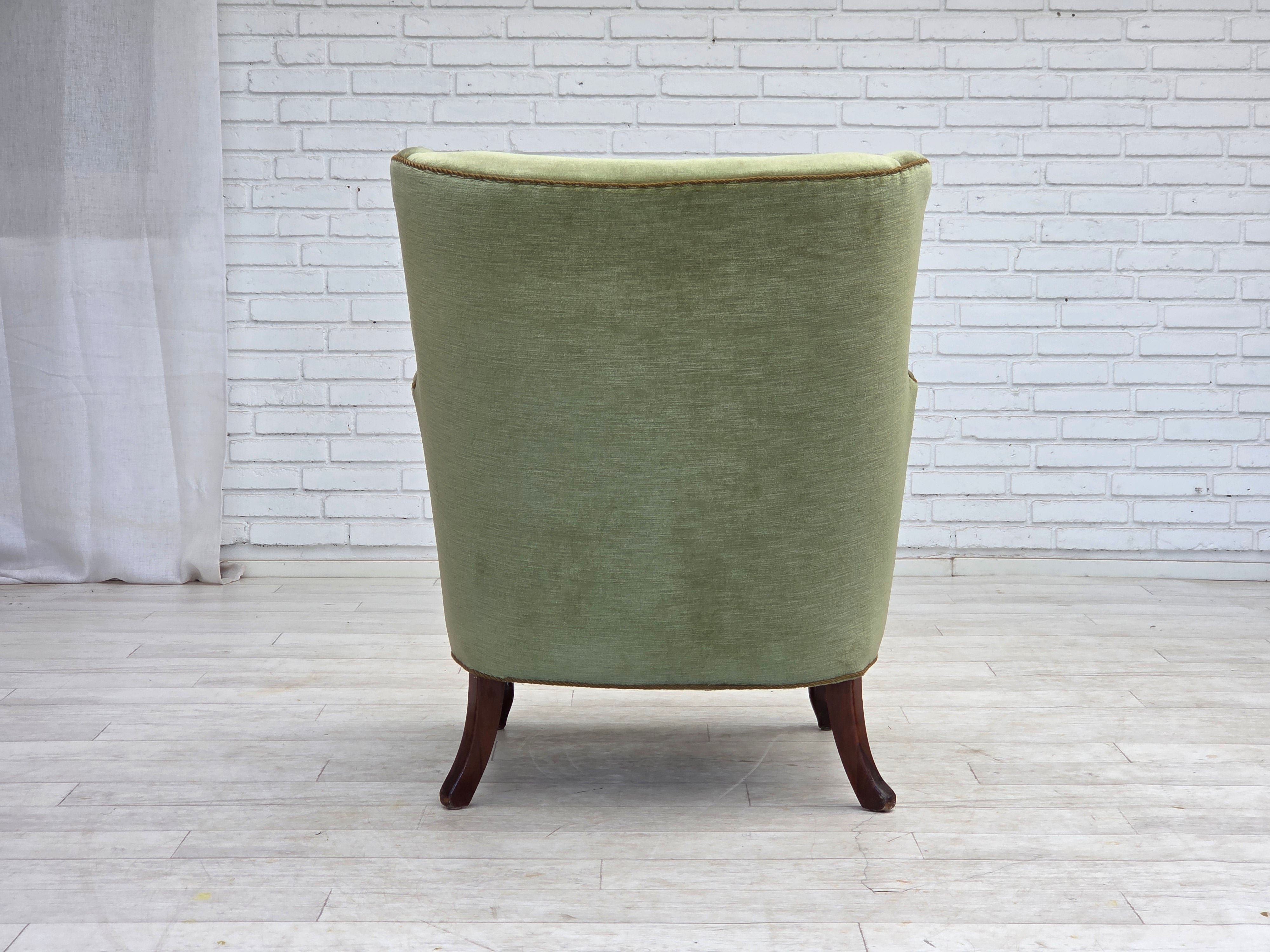 Scandinavian_Green_Velour_Lounge_Chair,_Oak,_Denmark_or_Sweden,_1960s