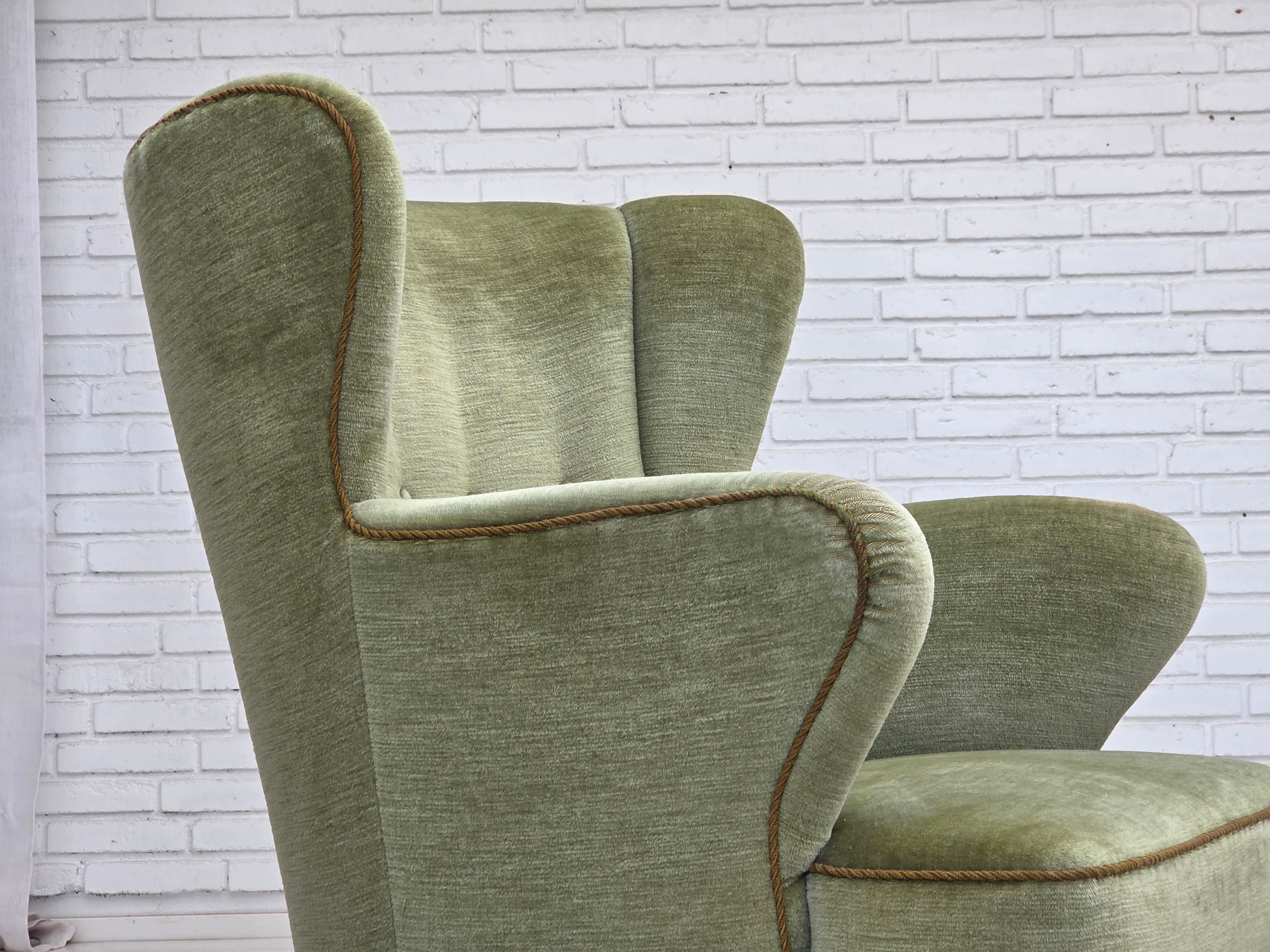 Scandinavian_Green_Velour_Lounge_Chair,_Oak,_Denmark_or_Sweden,_1960s
