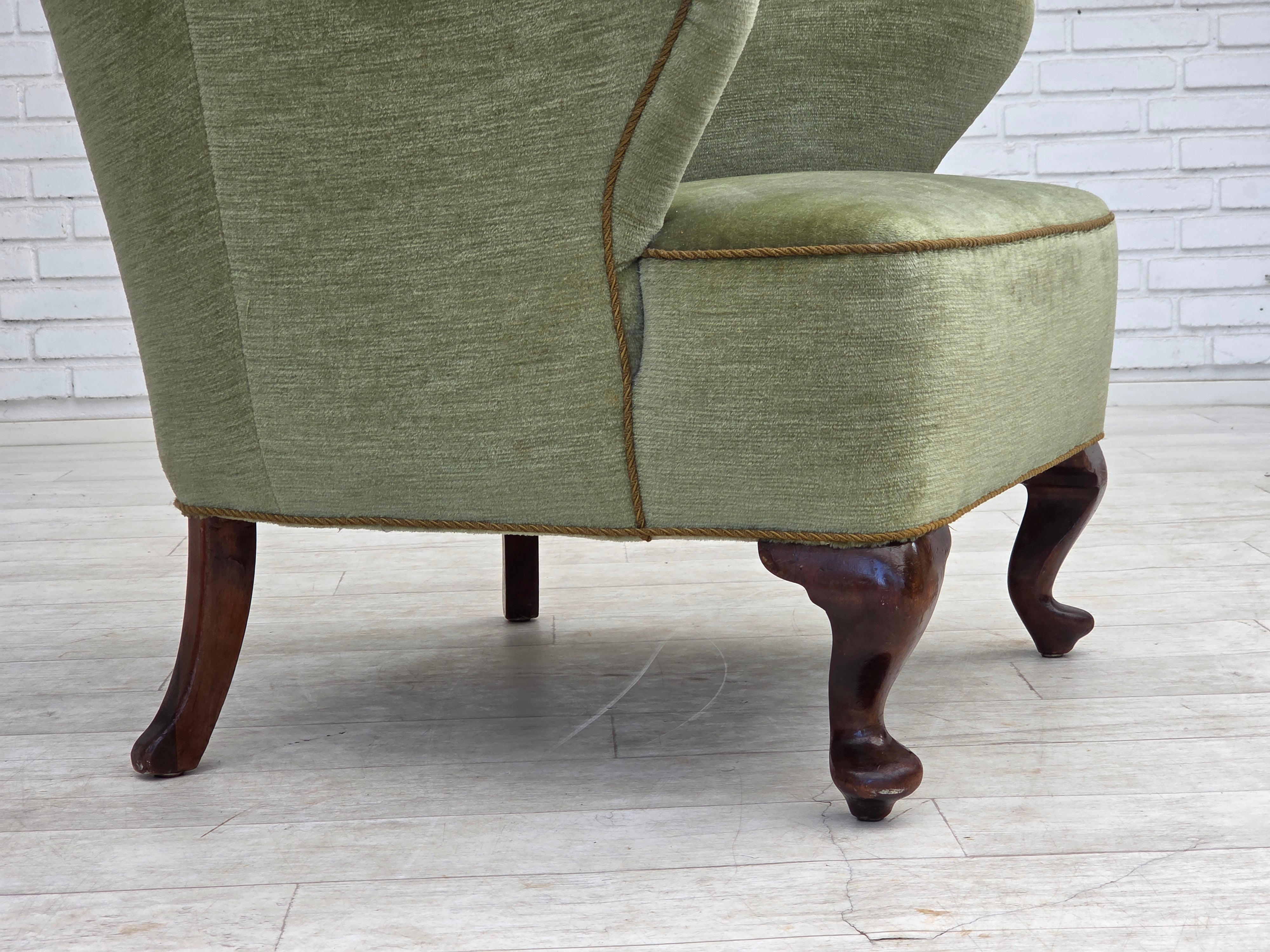 Scandinavian_Green_Velour_Lounge_Chair,_Oak,_Denmark_or_Sweden,_1960s