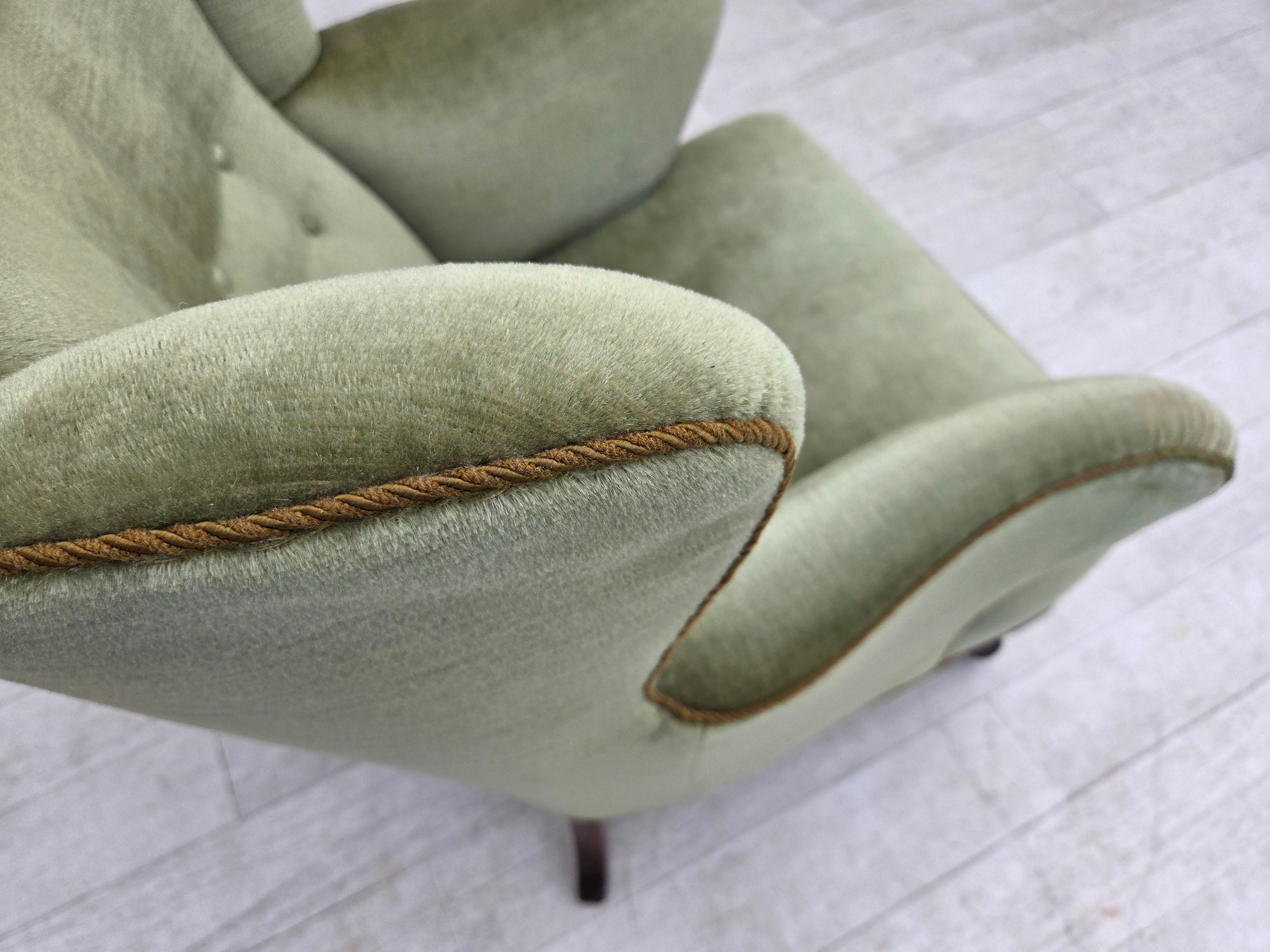Scandinavian_Green_Velour_Lounge_Chair,_Oak,_Denmark_or_Sweden,_1960s