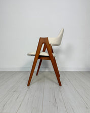 Set_of_2_Compass_Teak_Dining_Chairs_by_Kai_Kristiansen,_Cream-White_Bouclé_Upholstery,_Danish_Design,_1960s