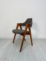Set_of_8_Compass_Dining_Chairs_by_Kai_Kristiansen,_Solid_Teak_and_Grey-Brown_Bouclé,_Danish_Mid-Century_Modern,_1960s