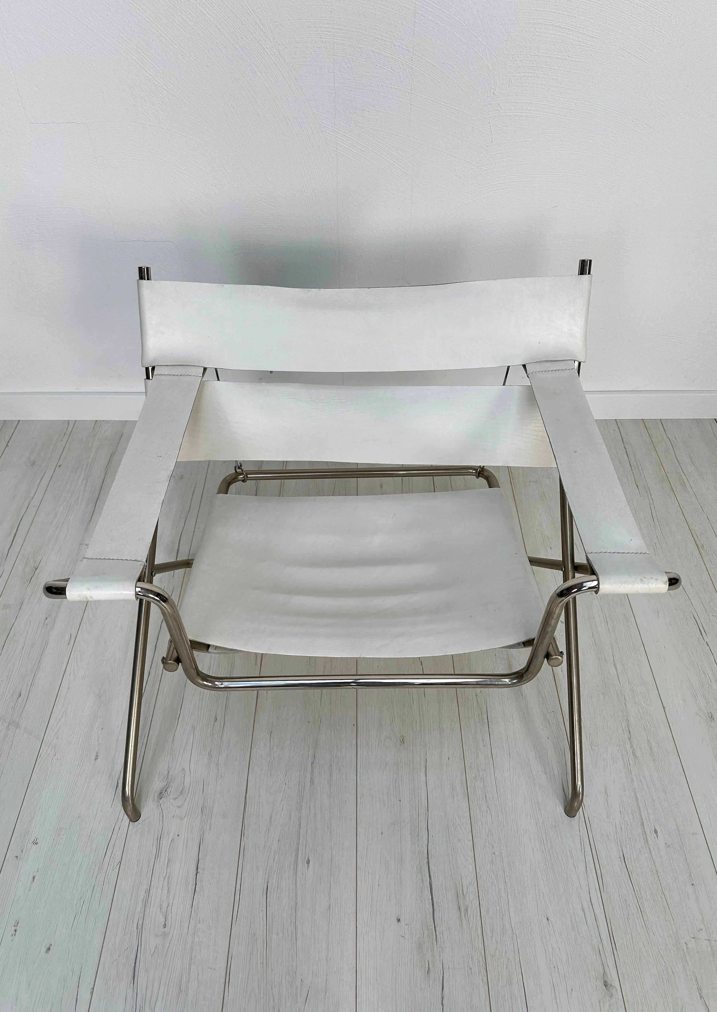 D4_Folding_Lounge_Chair_by_Marcel_Breuer_for_Tecta,_Nickel-Plated_Tubular_Steel_and_White_Leather,_Germany,_1960s–1970s