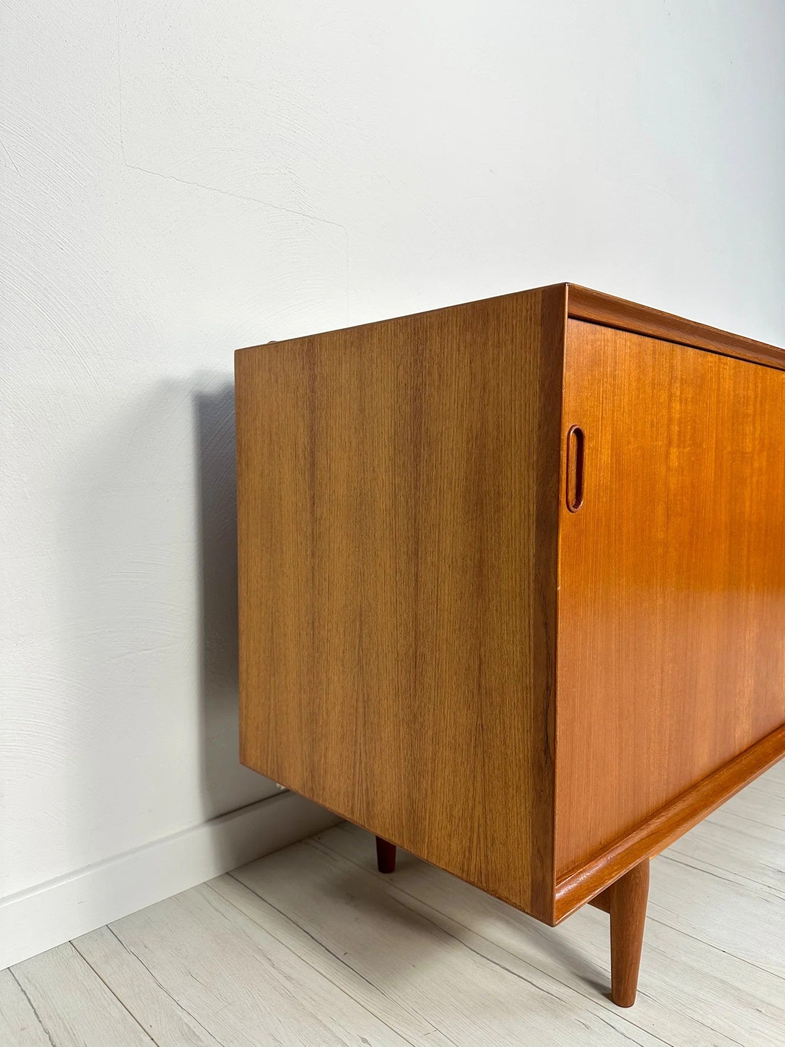 OS29_Teak_Sideboard_by_Arne_Vodder_for_Sibast,_Danish_Mid-Century_Modern,_1960s