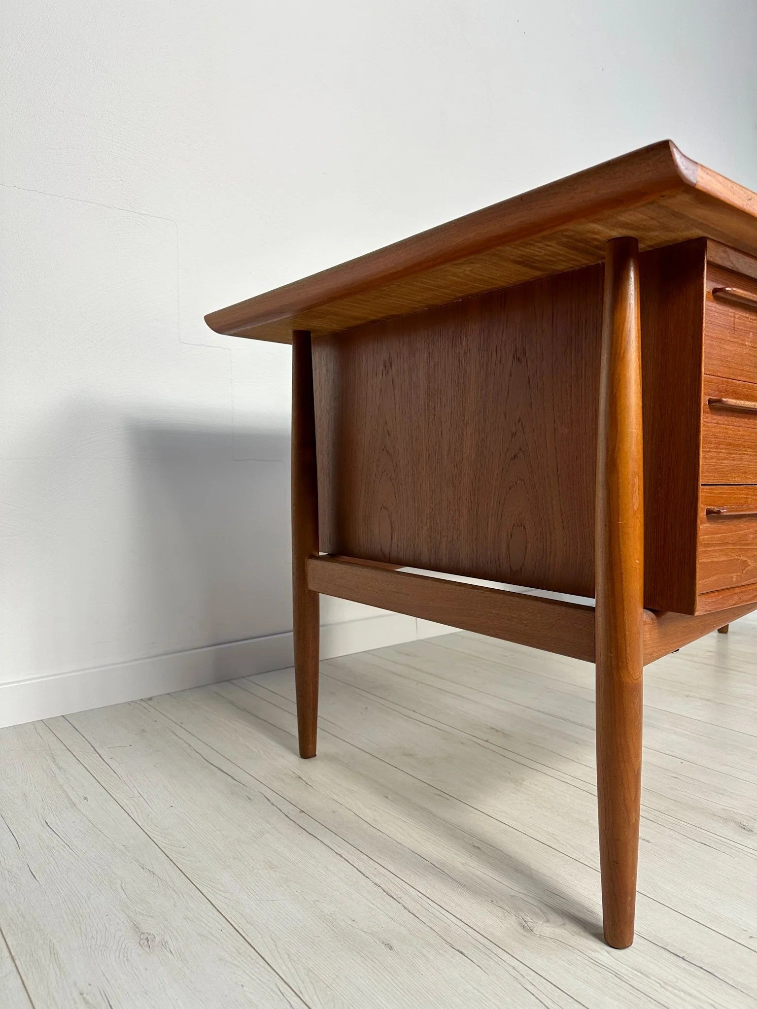 Vintage_Teak_Writing_Desk_by_Arne_Vodder_for_H.P._Hansen,_Danish_Mid-Century_Modern,_1960s