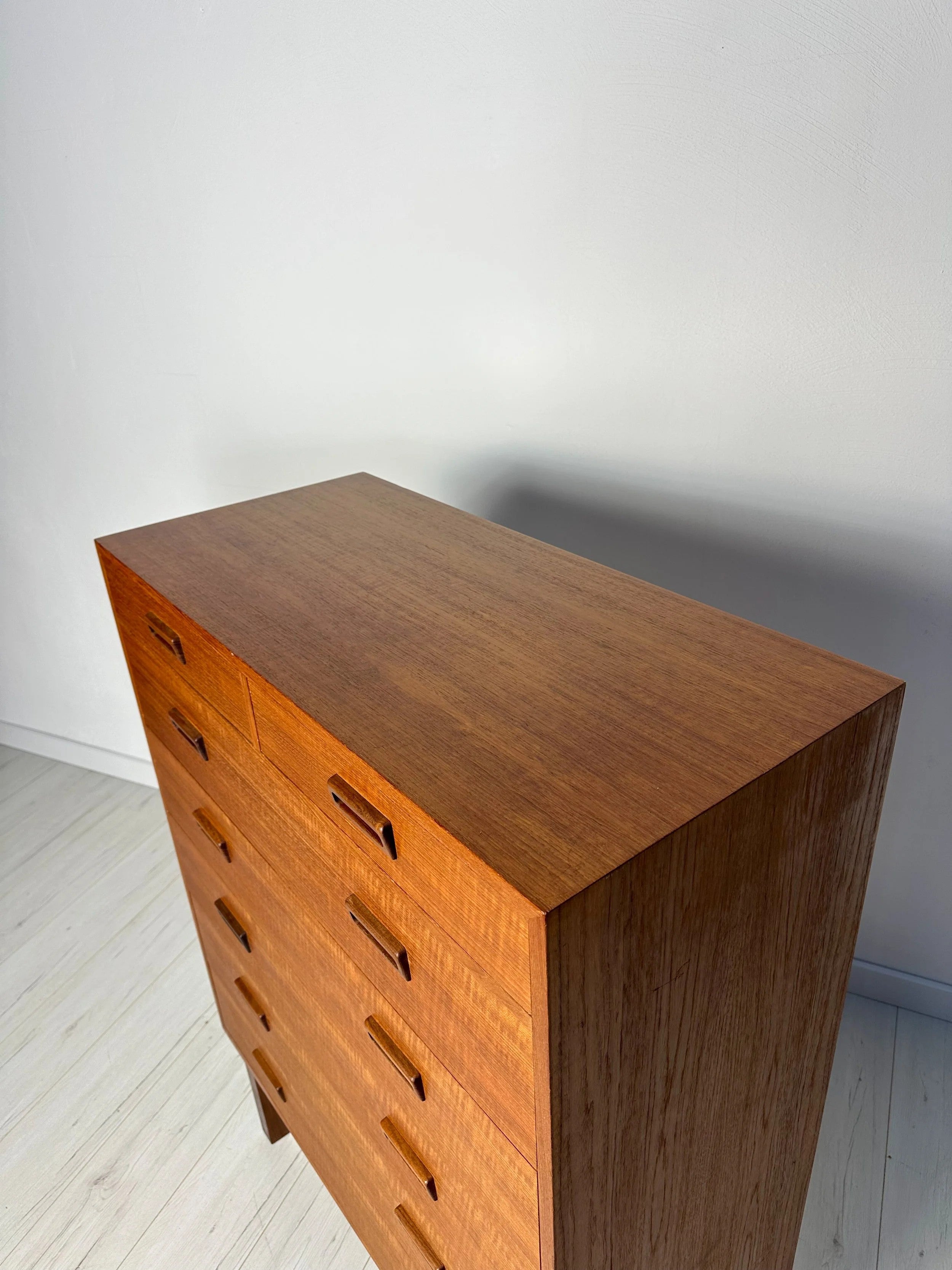 Teak_Chest_of_Drawers_by_Holger_Jensen_for_FDB,_Seven_Drawers,_Danish_Mid-Century_Modern,_1960s