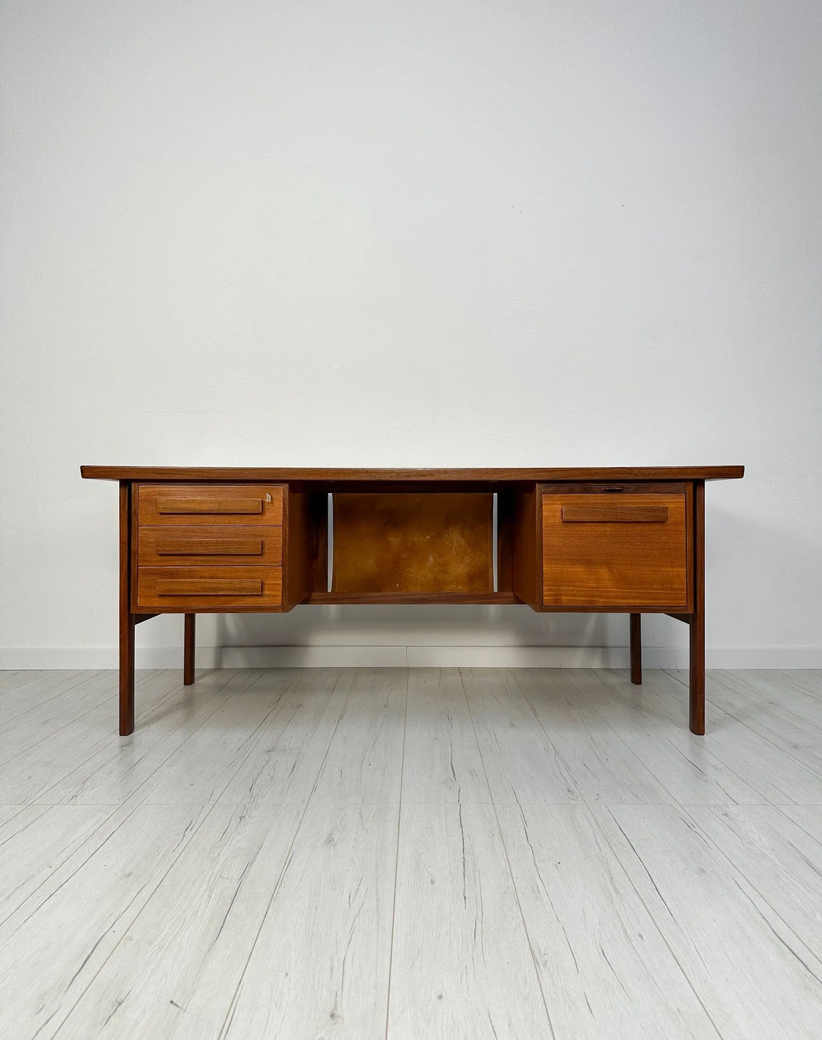 Vintage_Teak_Writing_Desk_by_Peter_Løvig_Nielsen,_Leather_Detail_and_Rear_Shelving,_Danish_Mid-Century_Modern,_1960s