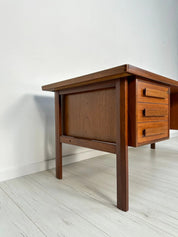 Vintage_Teak_Writing_Desk_by_Peter_Løvig_Nielsen,_Leather_Detail_and_Rear_Shelving,_Danish_Mid-Century_Modern,_1960s