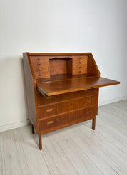 Danish_Teak_Secretary_Desk_with_Integrated_Writing_Surface,_Scandinavian_Modern_Design,_1960s