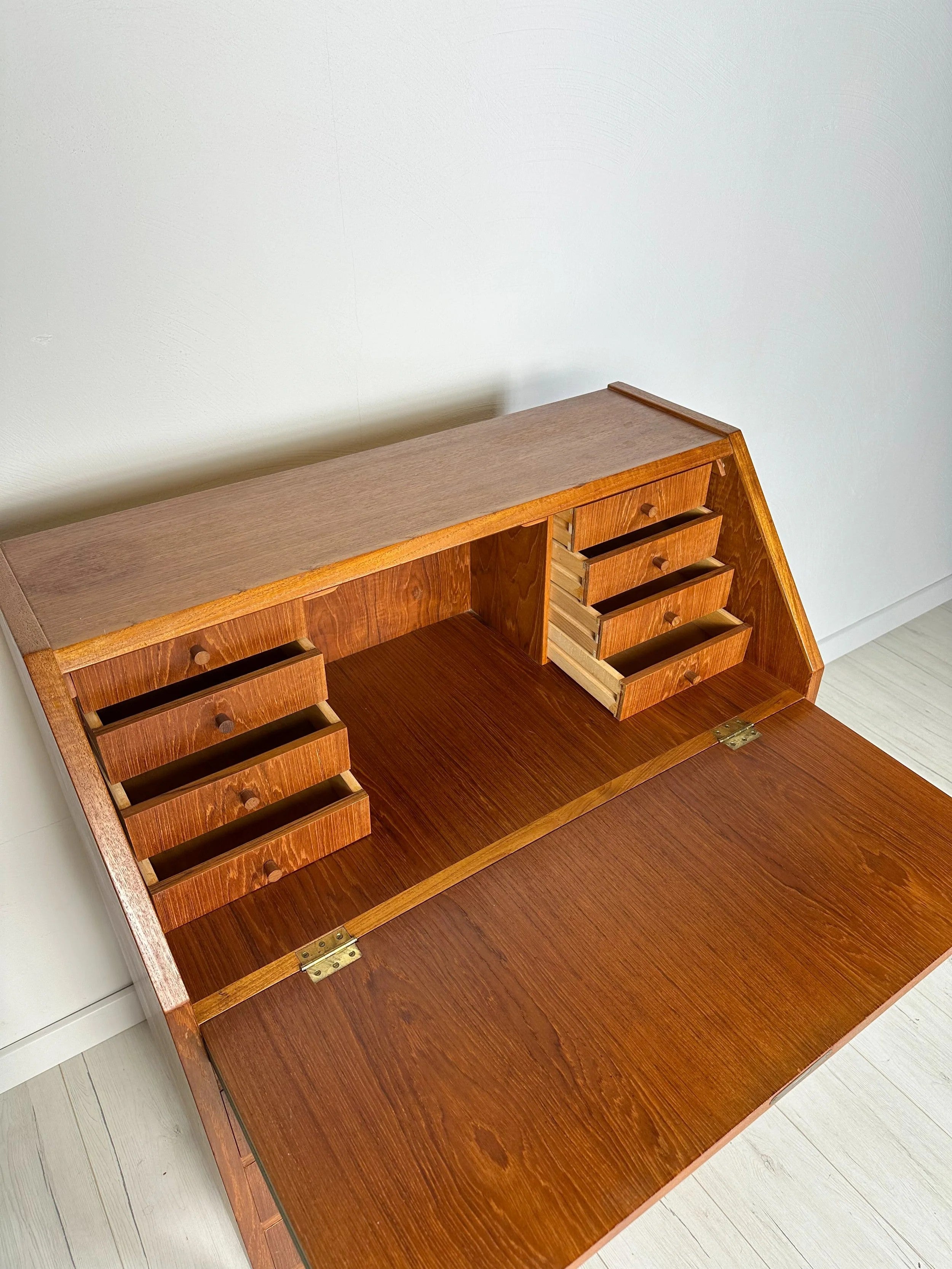 Danish_Teak_Secretary_Desk_with_Integrated_Writing_Surface,_Scandinavian_Modern_Design,_1960s