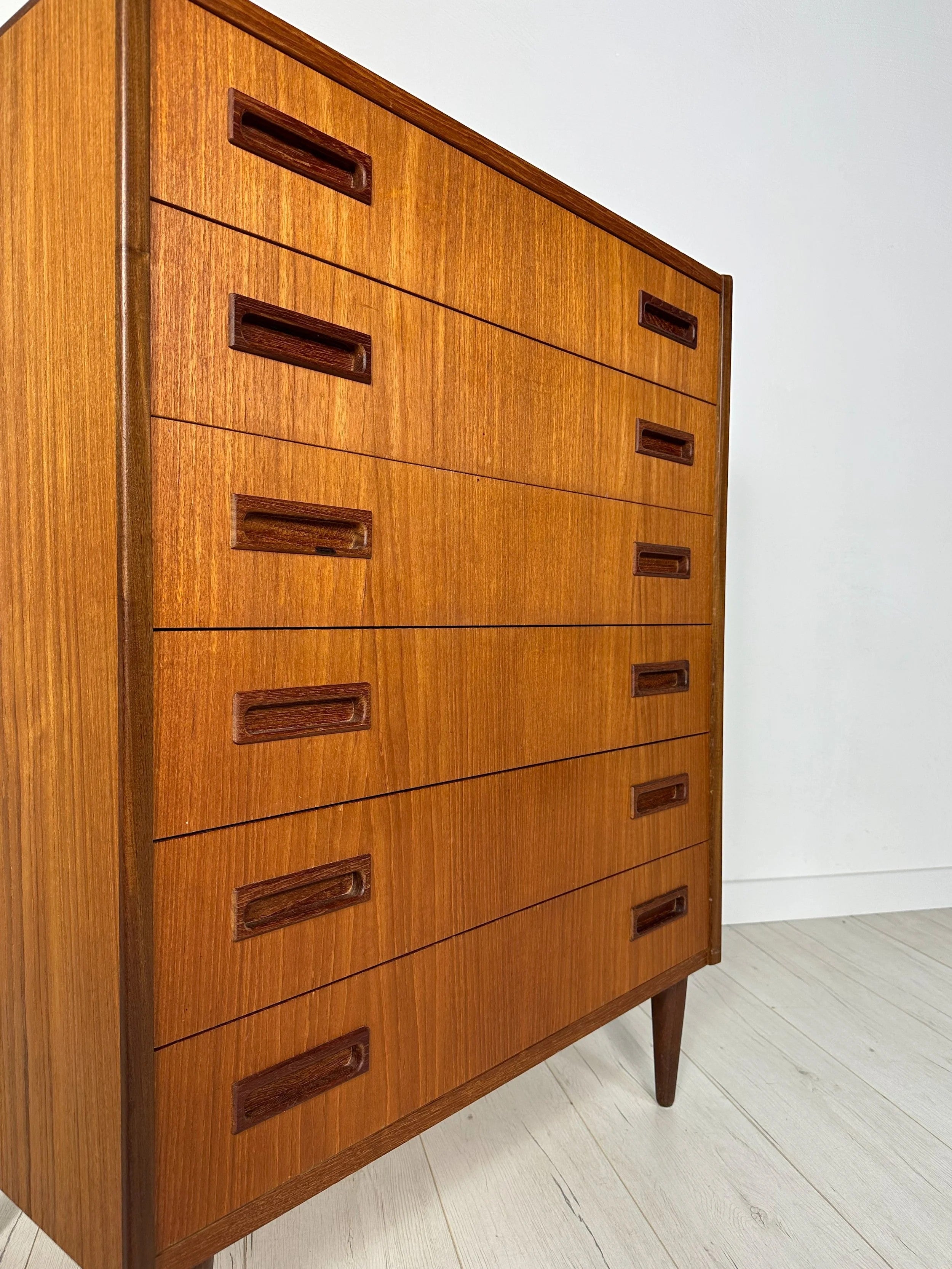 Vintage_Danish_Mid-Century_Modern_Six-Drawer_Dresser_with_Teak_Handles_and_Tapered_Legs,_1960s