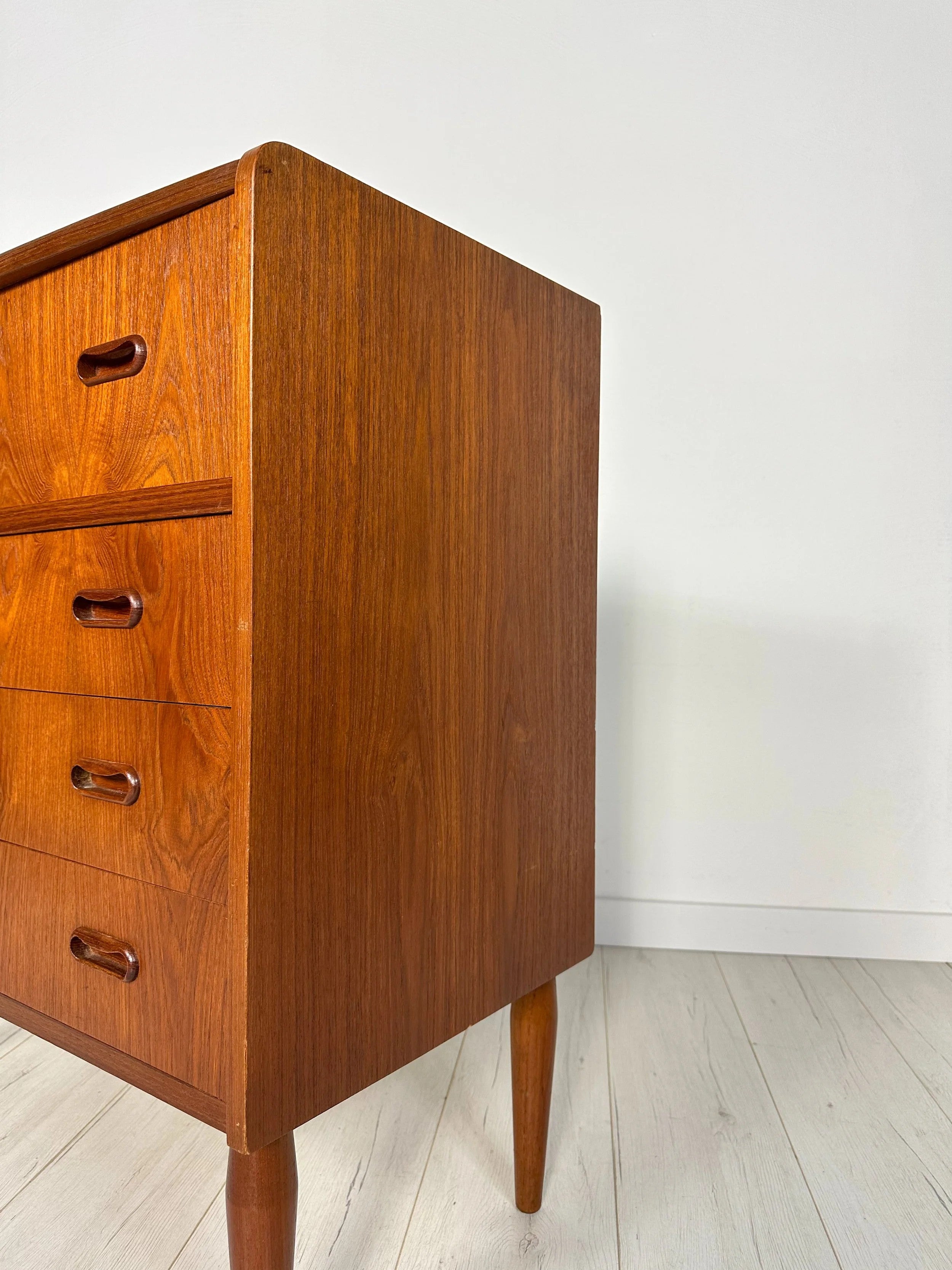 Vintage_Danish_Teak_Chest_of_Drawers_with_Concealed_Vanity_Mirror_and_Fall-Out_Drawer,_Mid-Century_Modern,_1960s