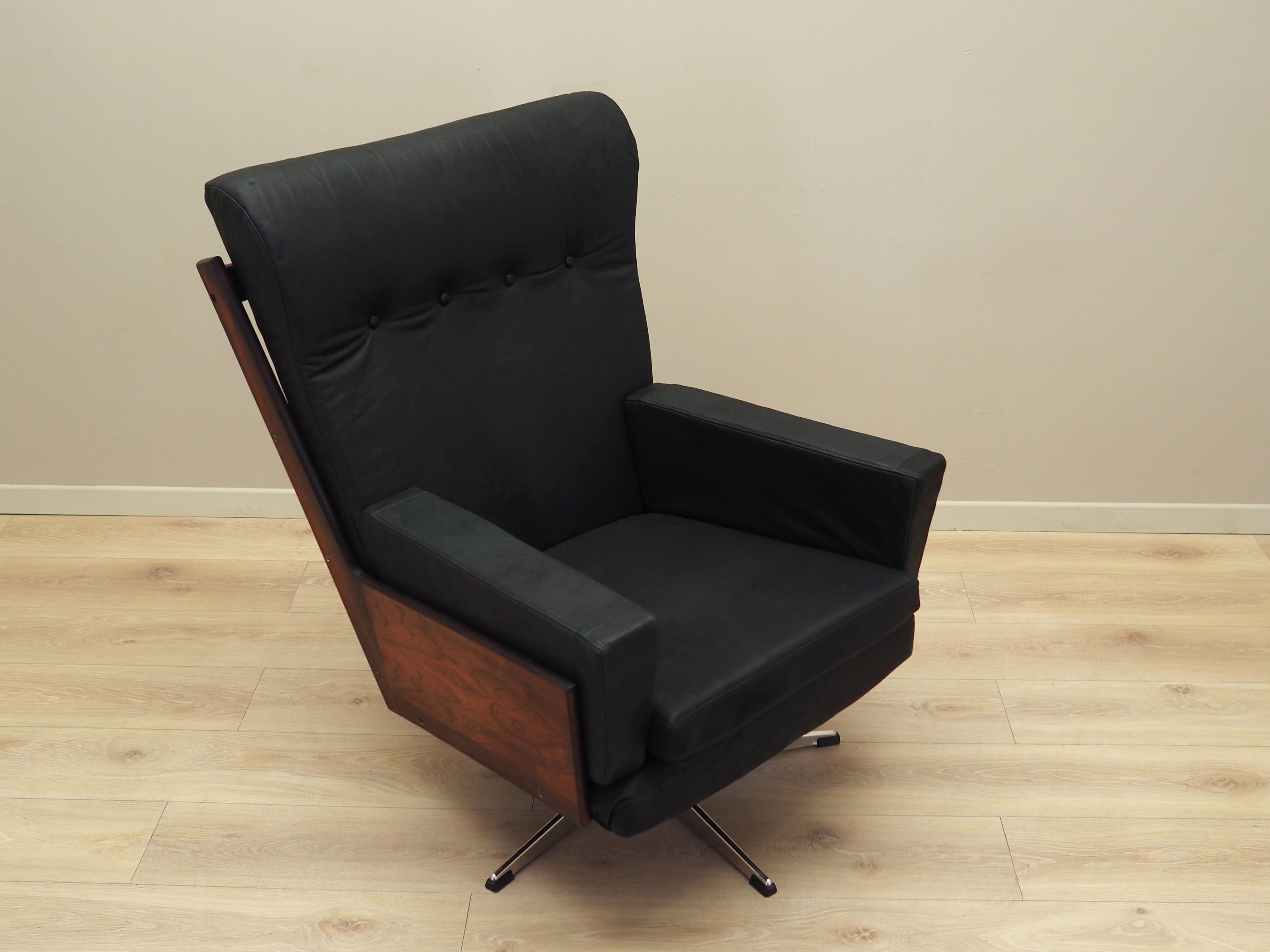 1970s_Scandinavian_Modern_Office_Leather_Armchair_Demark.