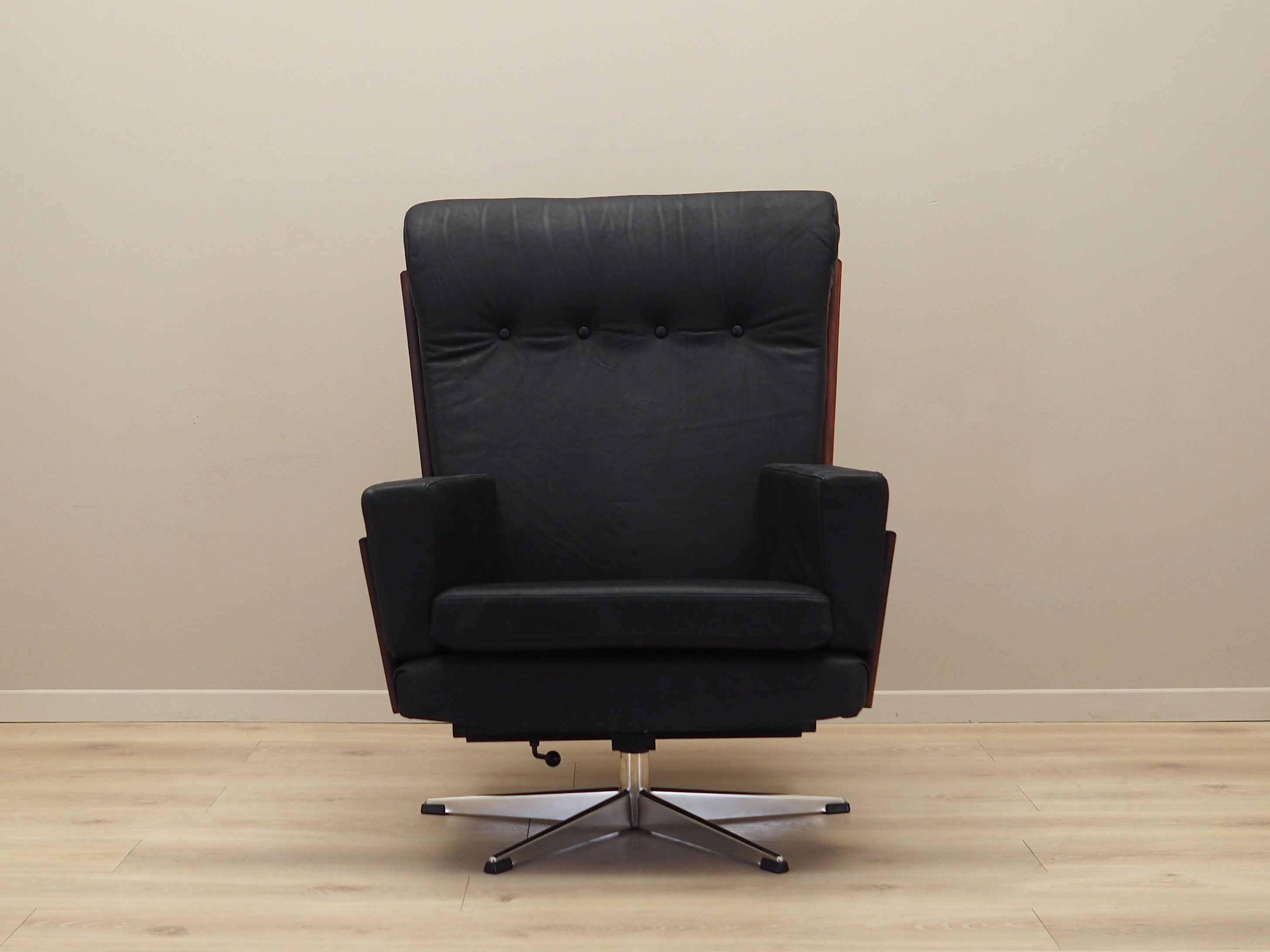 1970s_Scandinavian_Modern_Office_Leather_Armchair_Demark.