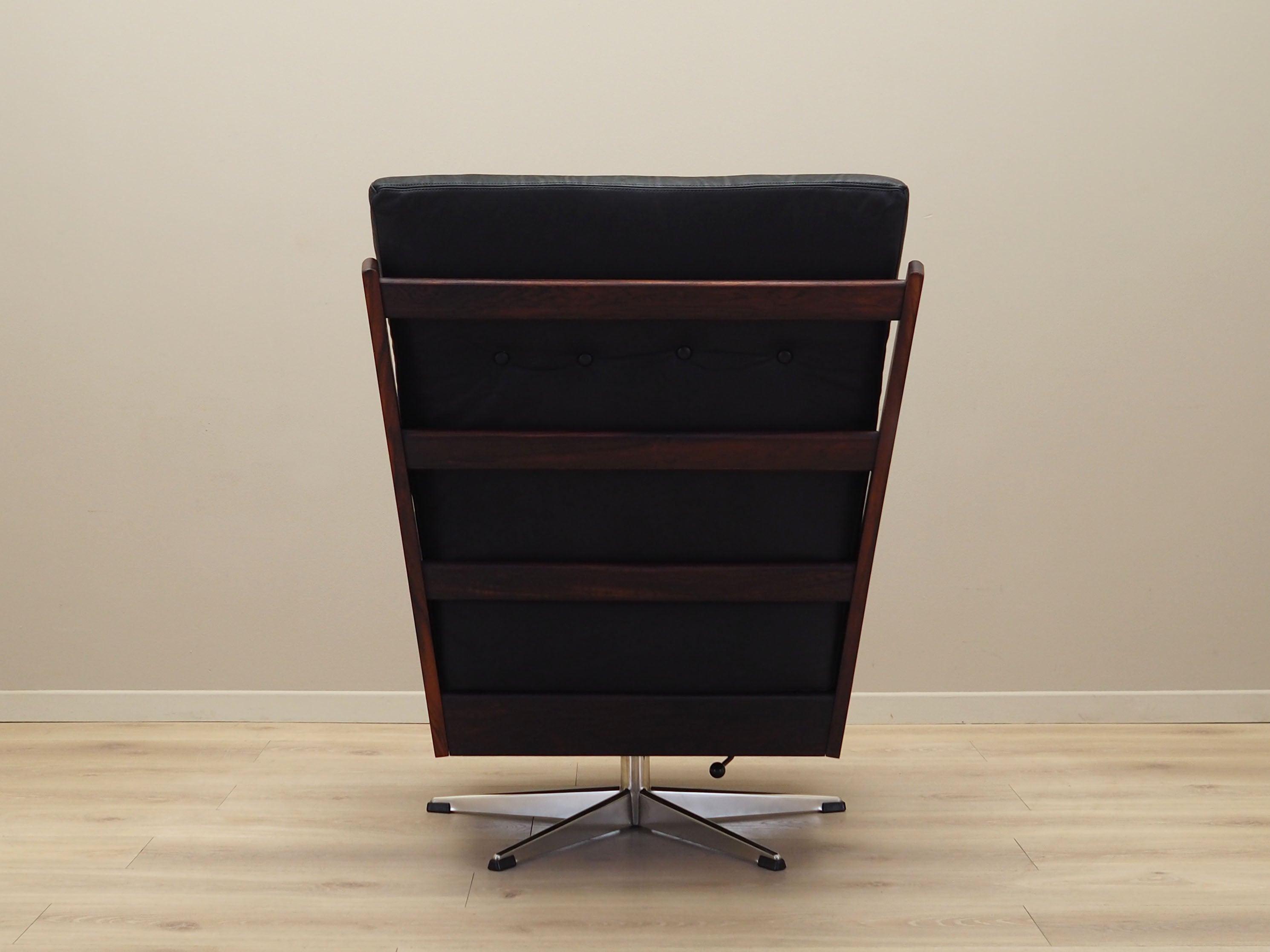 1970s_Scandinavian_Modern_Office_Leather_Armchair_Demark.
