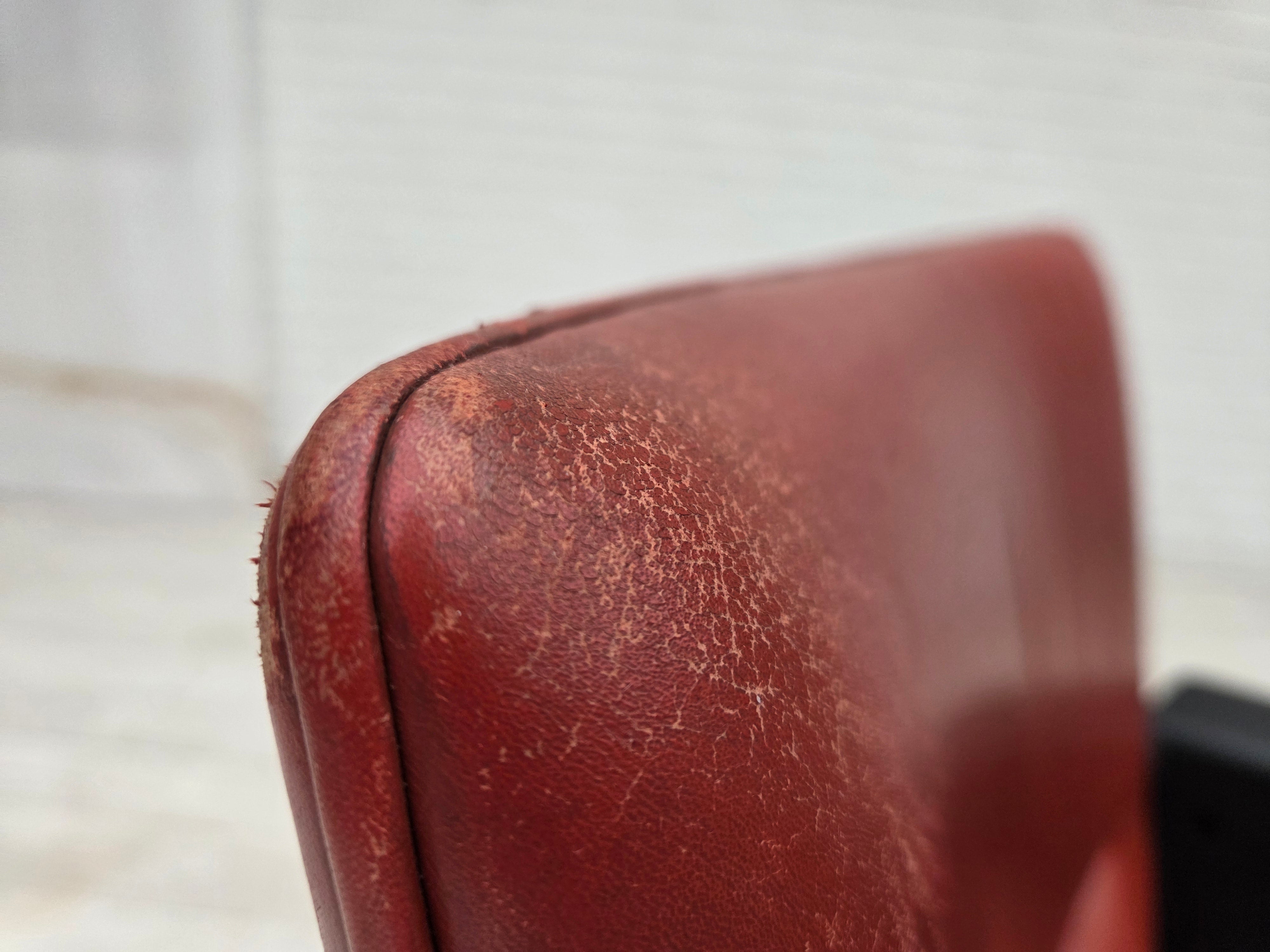 Arne_Vodder_Easy_Chair_for_Sibast_Møbler_in_Leather,_Chrome_and_Wood,_Denmark,_1970s
