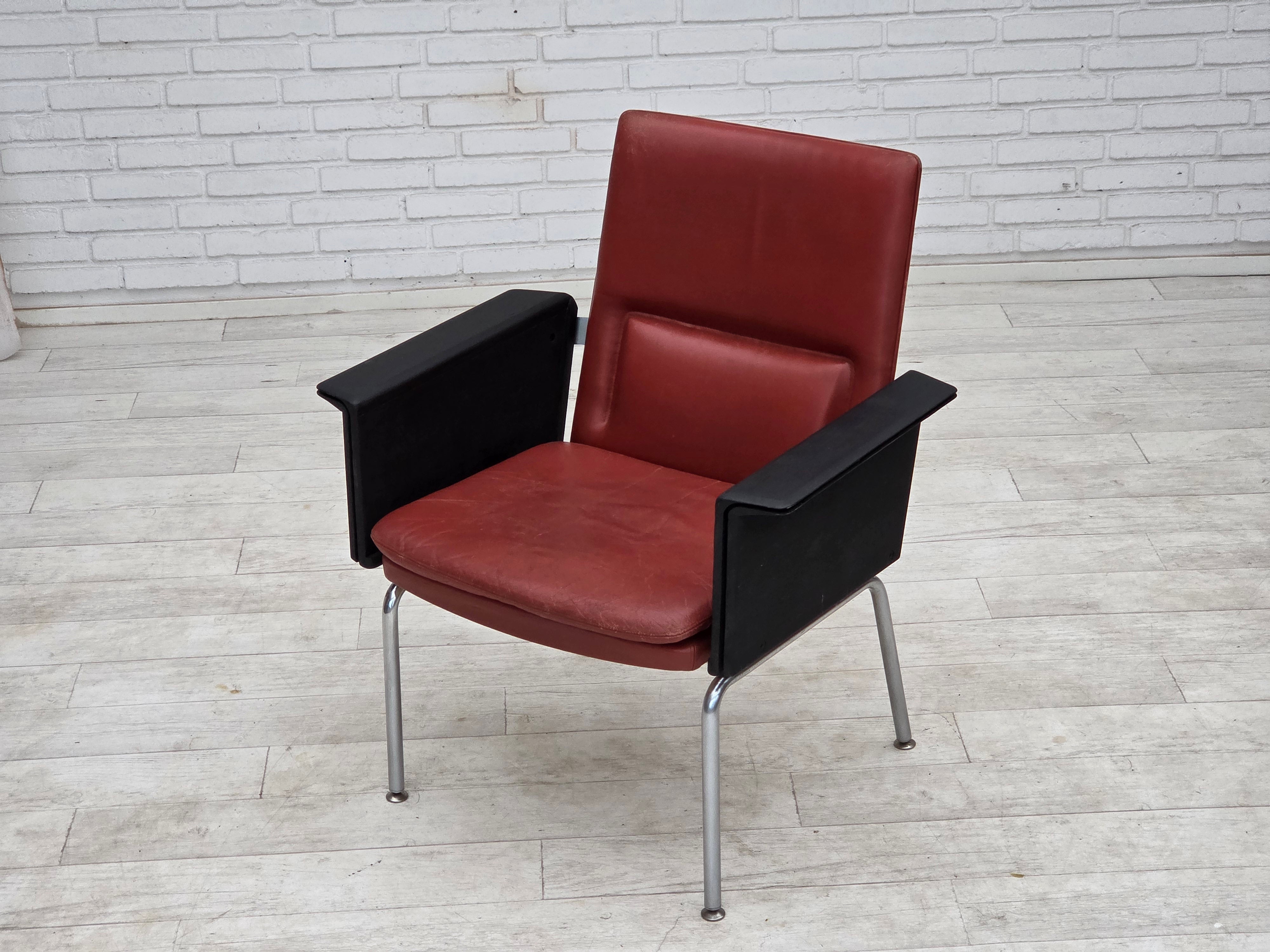 Arne_Vodder_Easy_Chair_for_Sibast_Møbler_in_Leather,_Chrome_and_Wood,_Denmark,_1970s