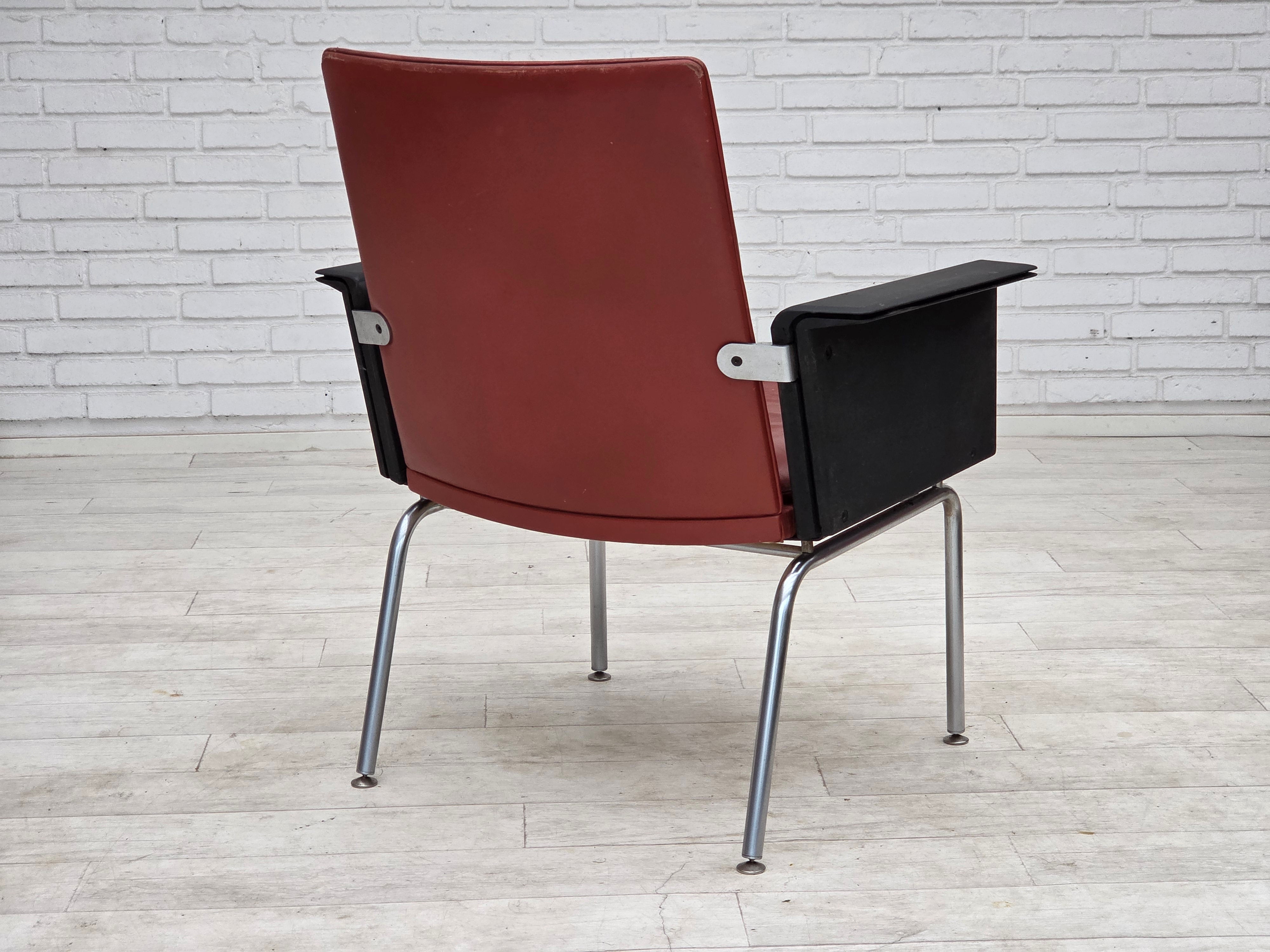 Arne_Vodder_Easy_Chair_for_Sibast_Møbler_in_Leather,_Chrome_and_Wood,_Denmark,_1970s