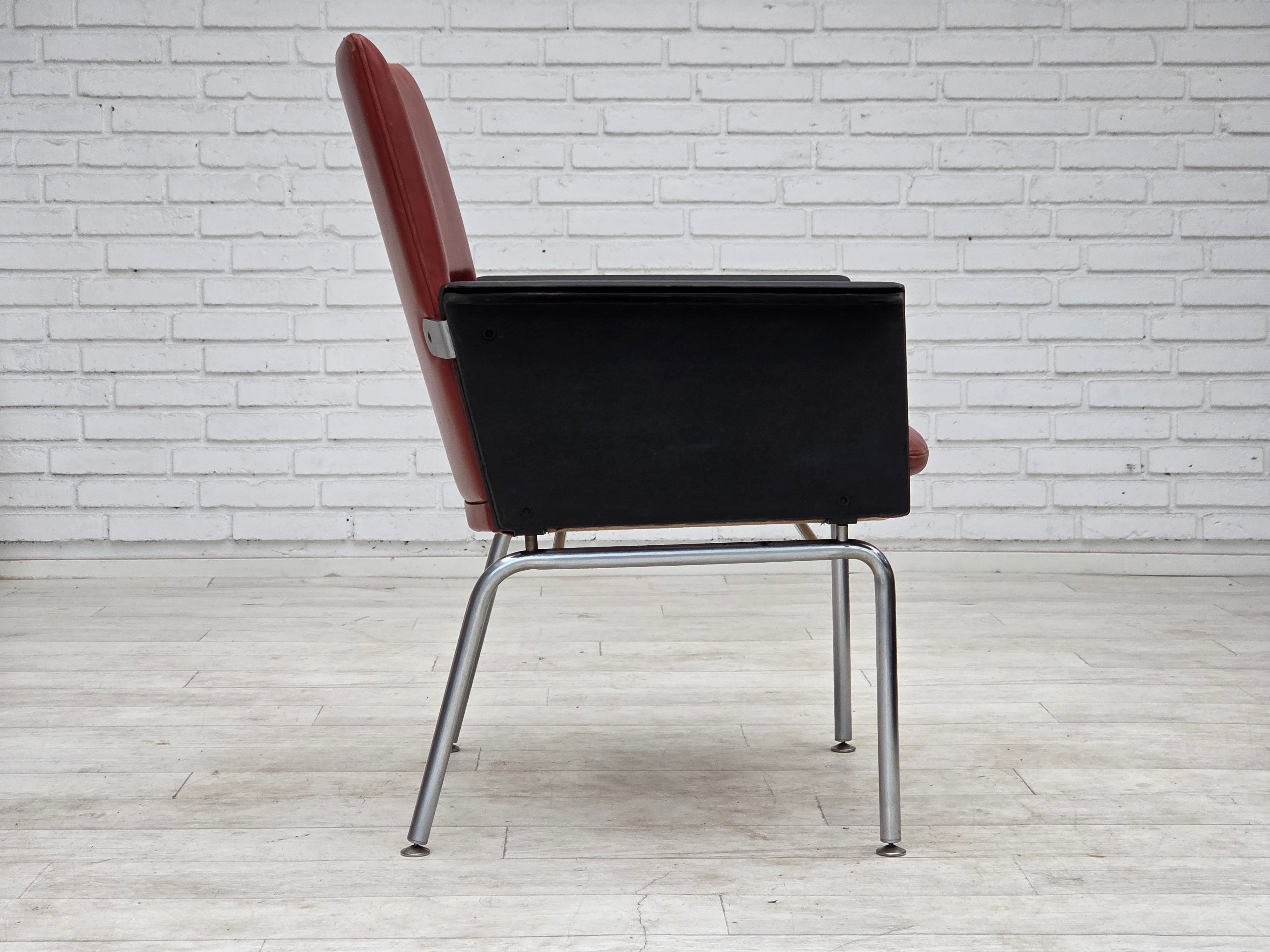 Arne_Vodder_Easy_Chair_for_Sibast_Møbler_in_Leather,_Chrome_and_Wood,_Denmark,_1970s