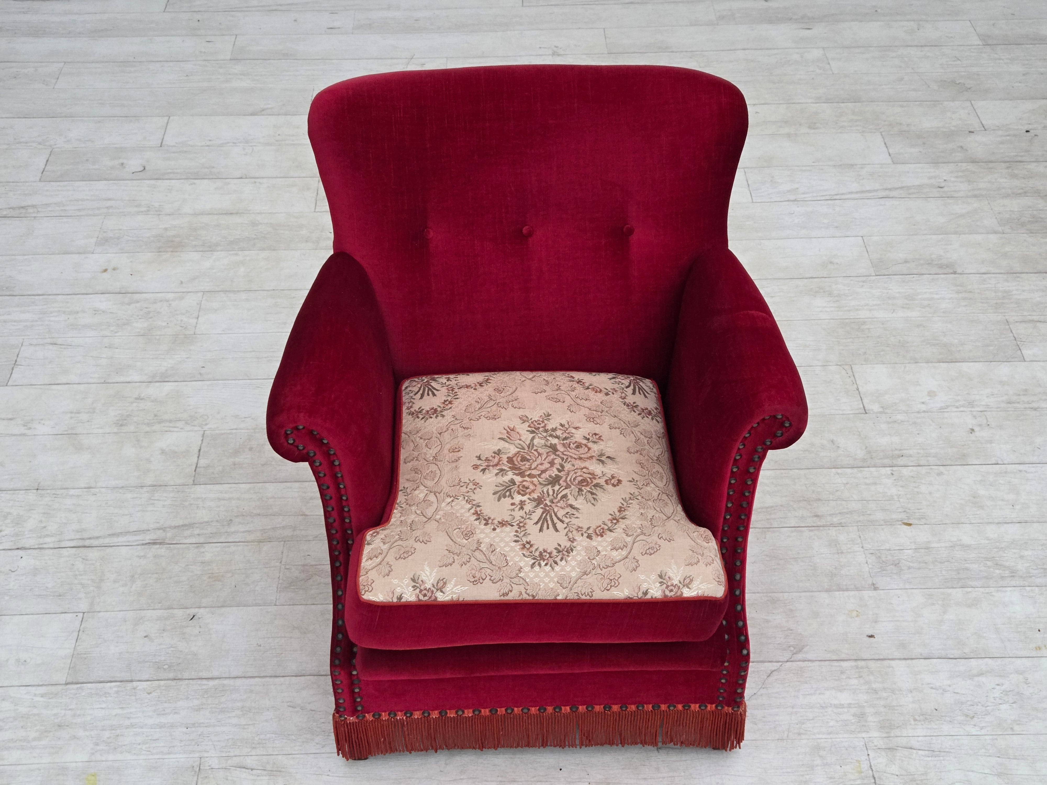 Danish_Armchair_in_Red_Velour_and_Ash_Wood_with_Reversible_Cushion,_Denmark,_1970s