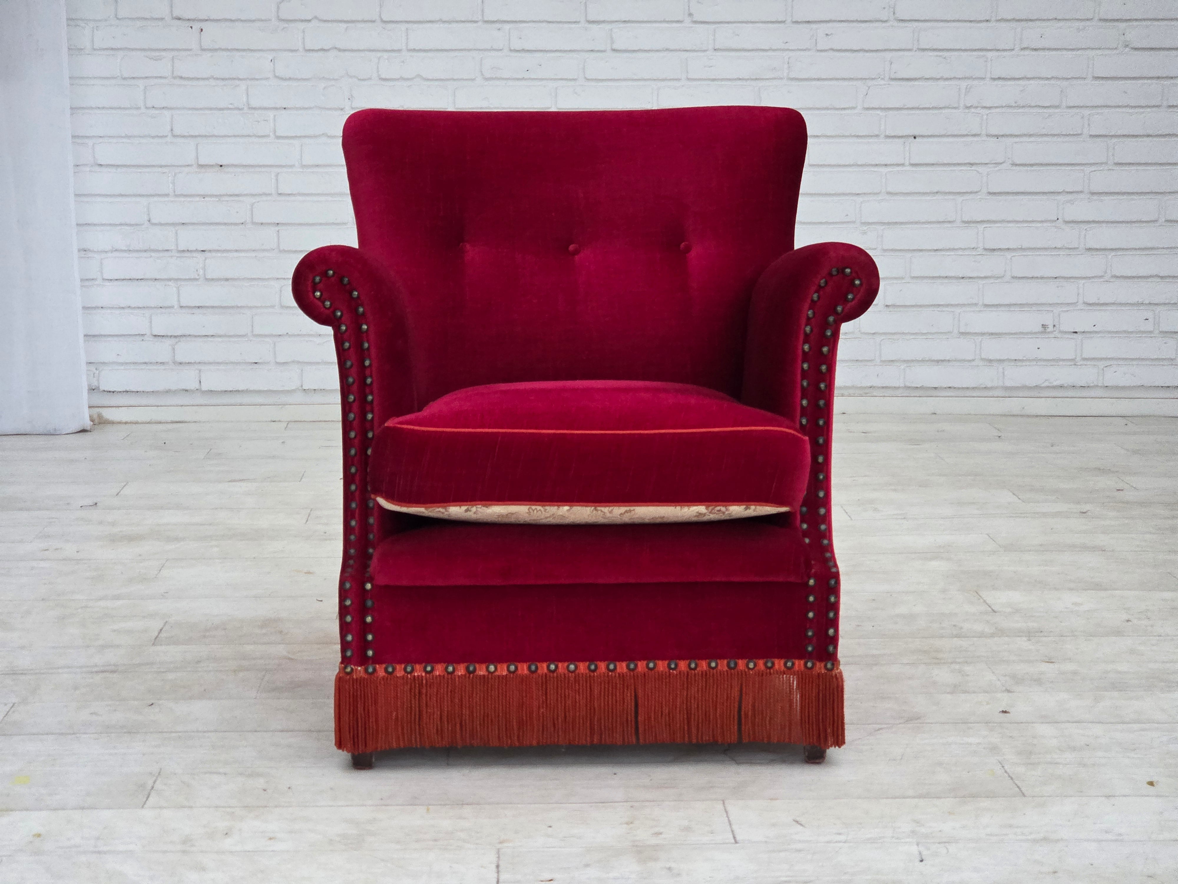 Danish_Armchair_in_Red_Velour_and_Ash_Wood_with_Reversible_Cushion,_Denmark,_1970s