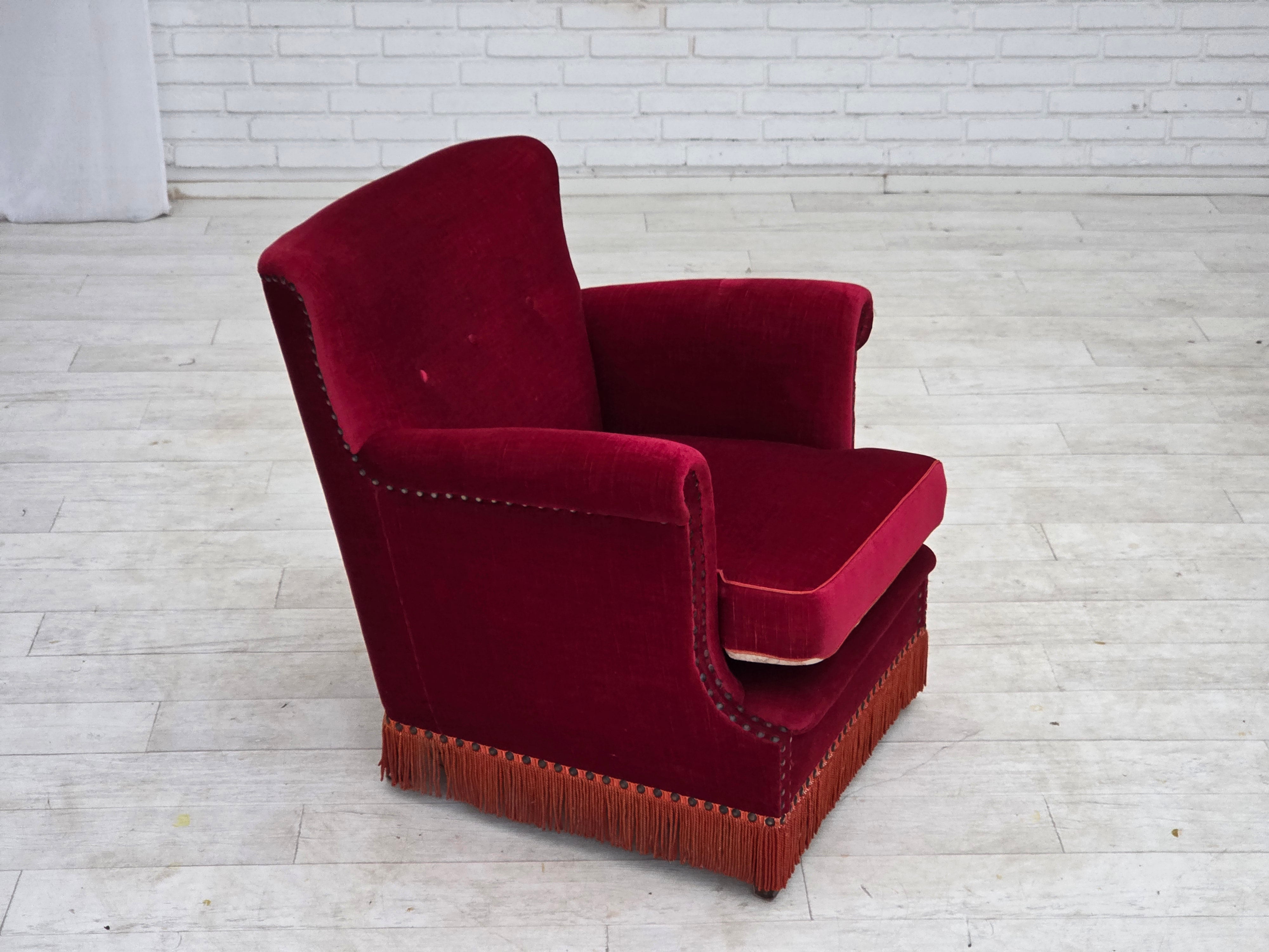 Danish_Armchair_in_Red_Velour_and_Ash_Wood_with_Reversible_Cushion,_Denmark,_1970s