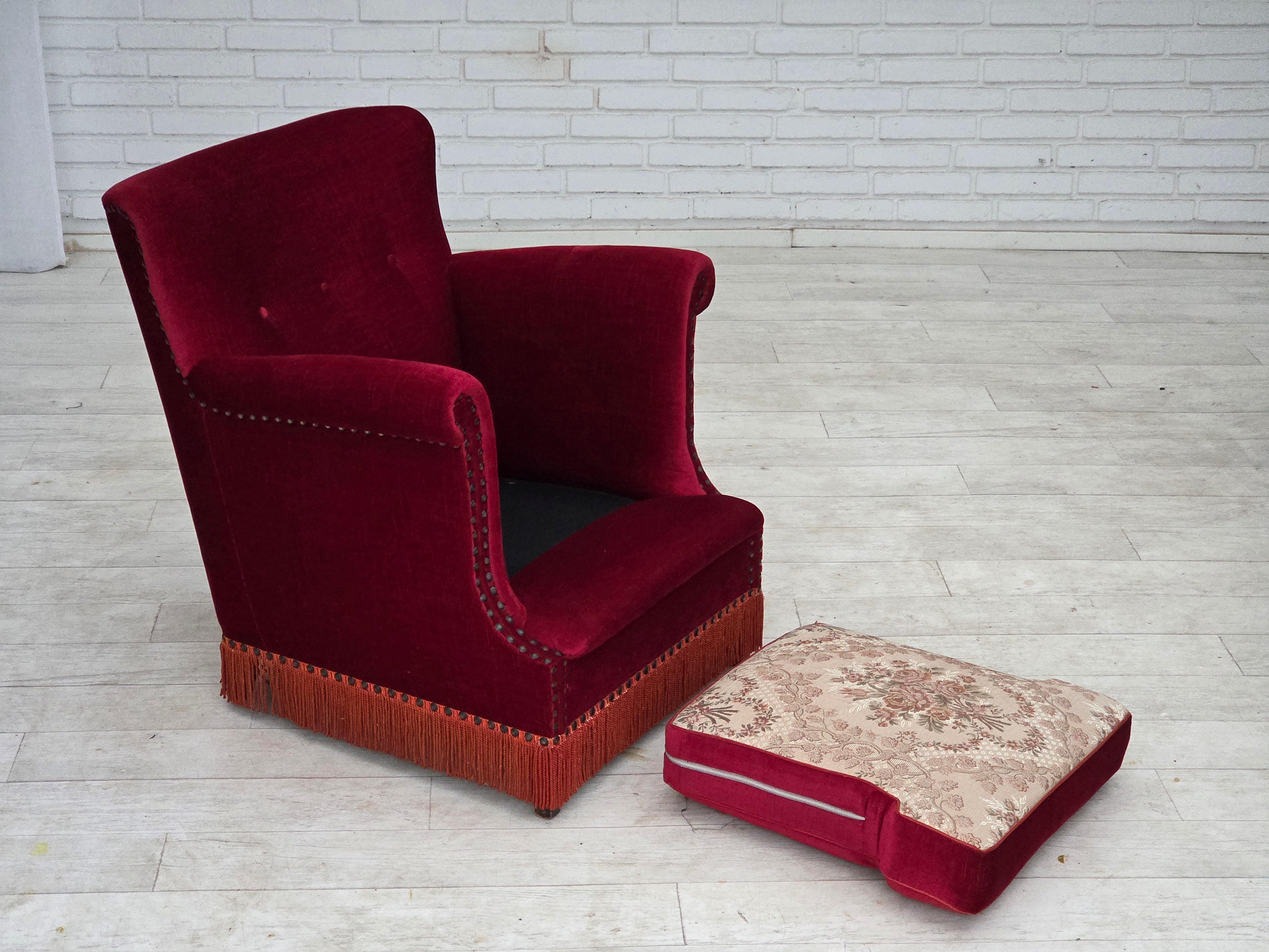 Danish_Armchair_in_Red_Velour_and_Ash_Wood_with_Reversible_Cushion,_Denmark,_1970s