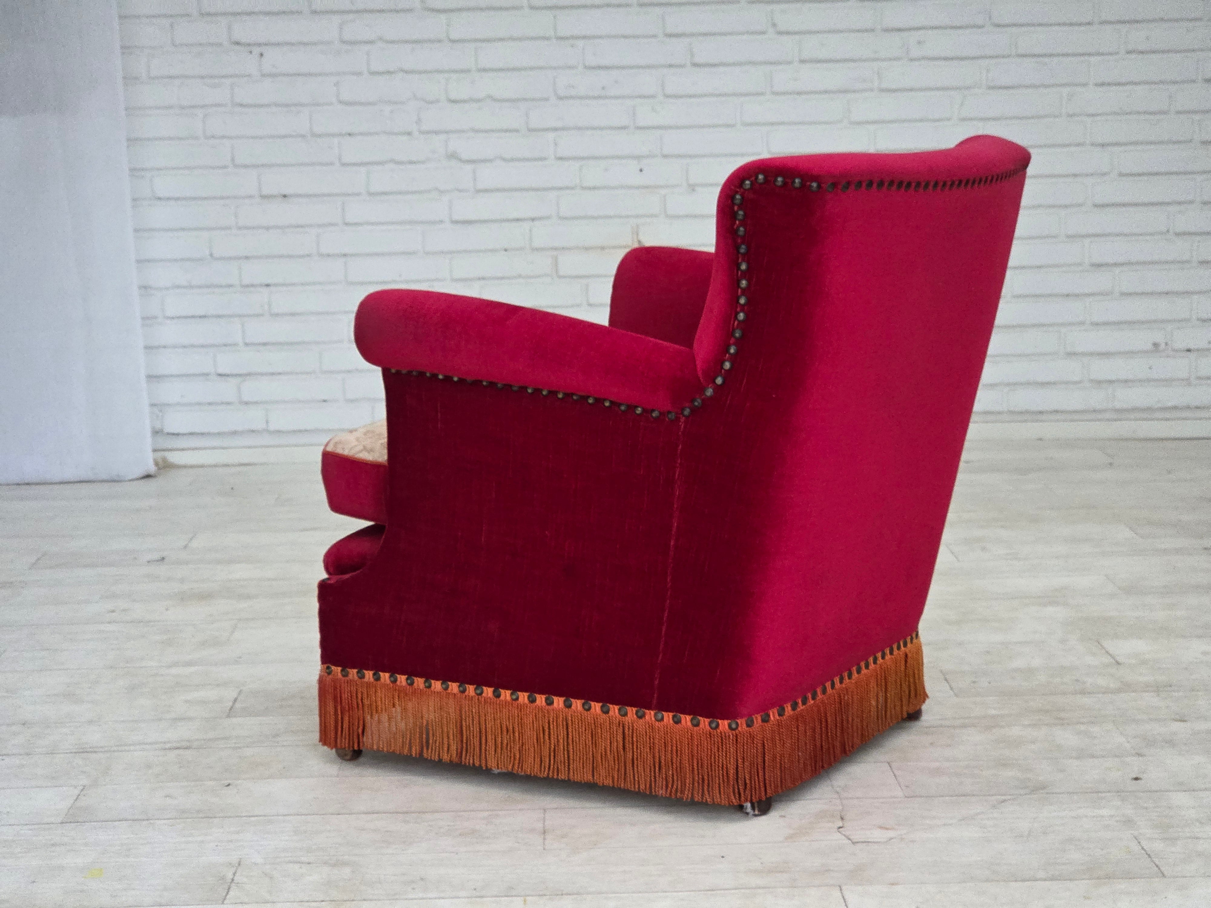 Danish_Armchair_in_Red_Velour_and_Ash_Wood_with_Reversible_Cushion,_Denmark,_1970s